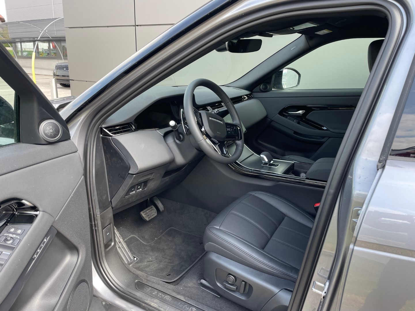 LAND ROVER Range Rover Evoque P 270e S AT9-showroom-element-3