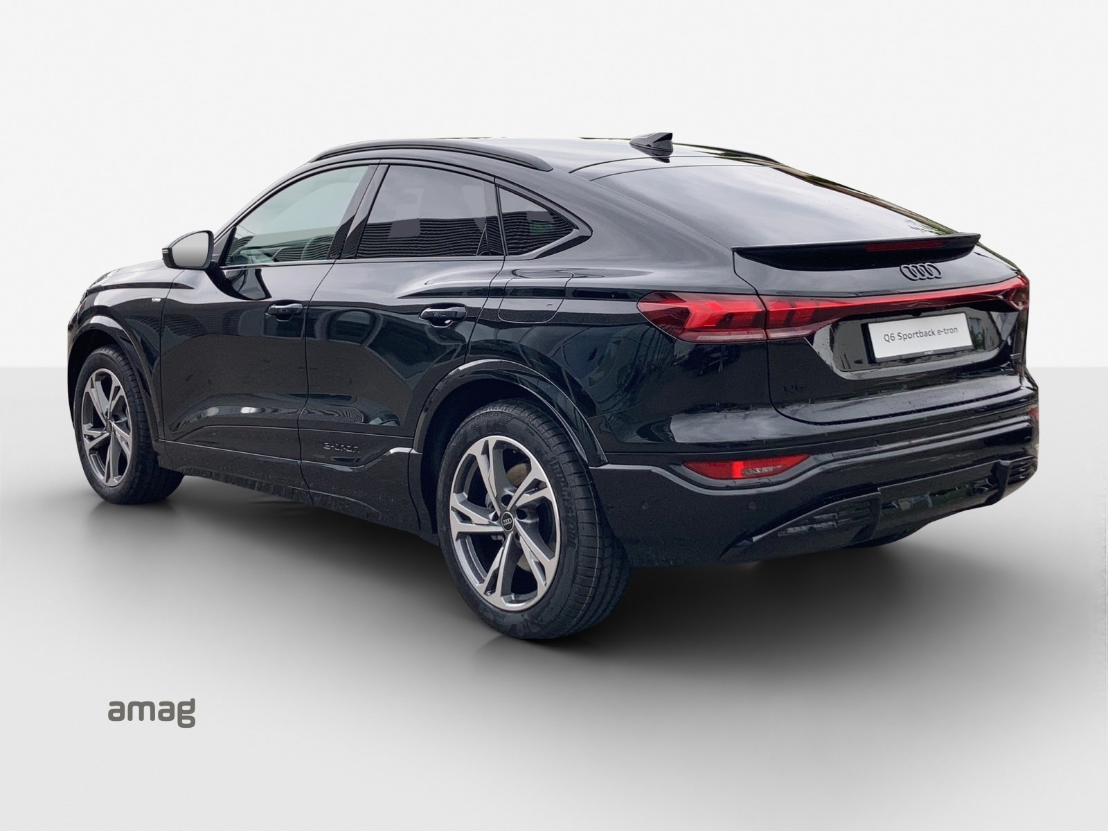 AUDI Q6 Sportback e-tron quattro-showroom-element-2