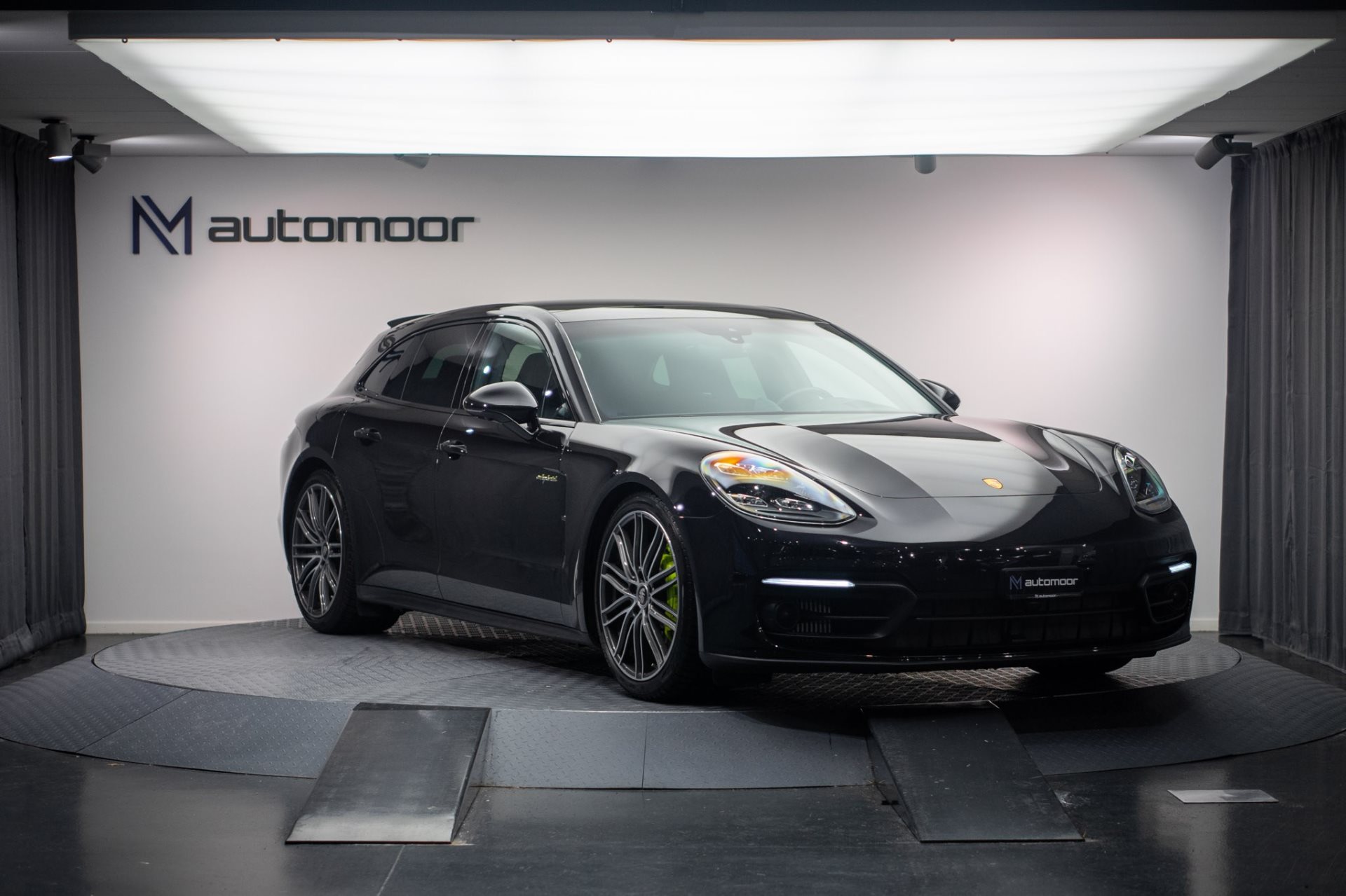 PORSCHE PANAMERA 4 E-Hybrid Sport Turismo *CH-Fahrzeug* *Hinterachslenkung* *Bose*-showroom-element-2