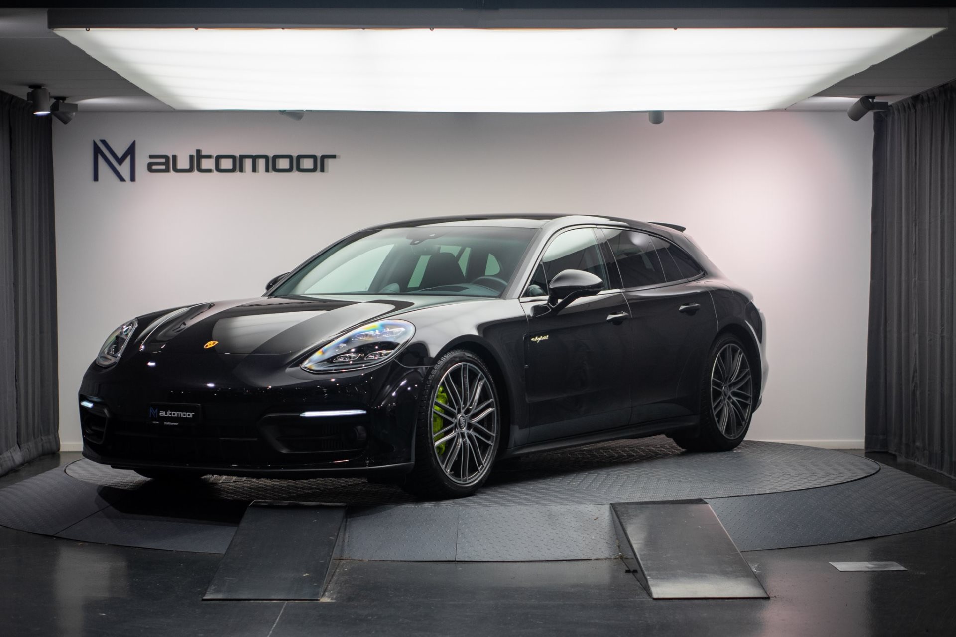 PORSCHE PANAMERA 4 E-Hybrid Sport Turismo *CH-Fahrzeug* *Hinterachslenkung* *Bose*