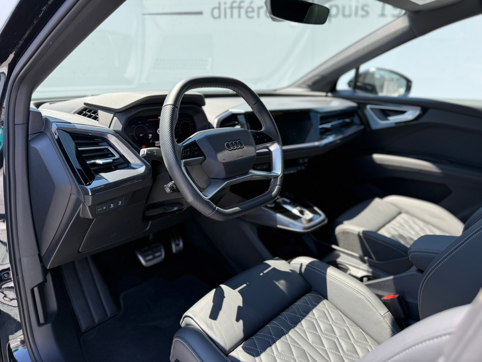 AUDI Q4 Sportback e-tron 45 Attraction quattro-image-6