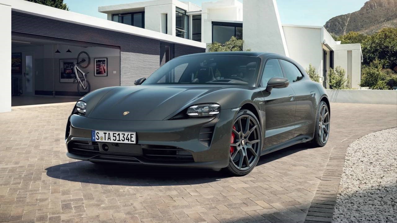 PORSCHE TAYCAN GTS Sport Turismo