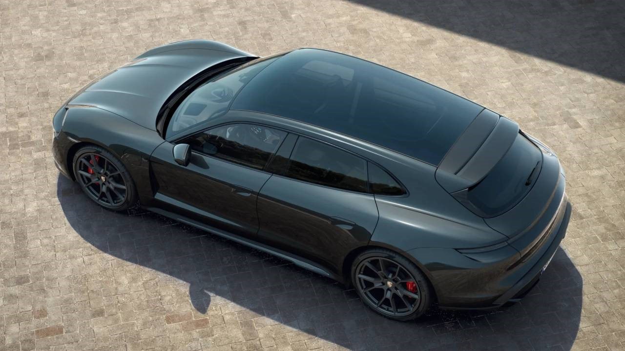 PORSCHE TAYCAN GTS Sport Turismo-showroom-element-3