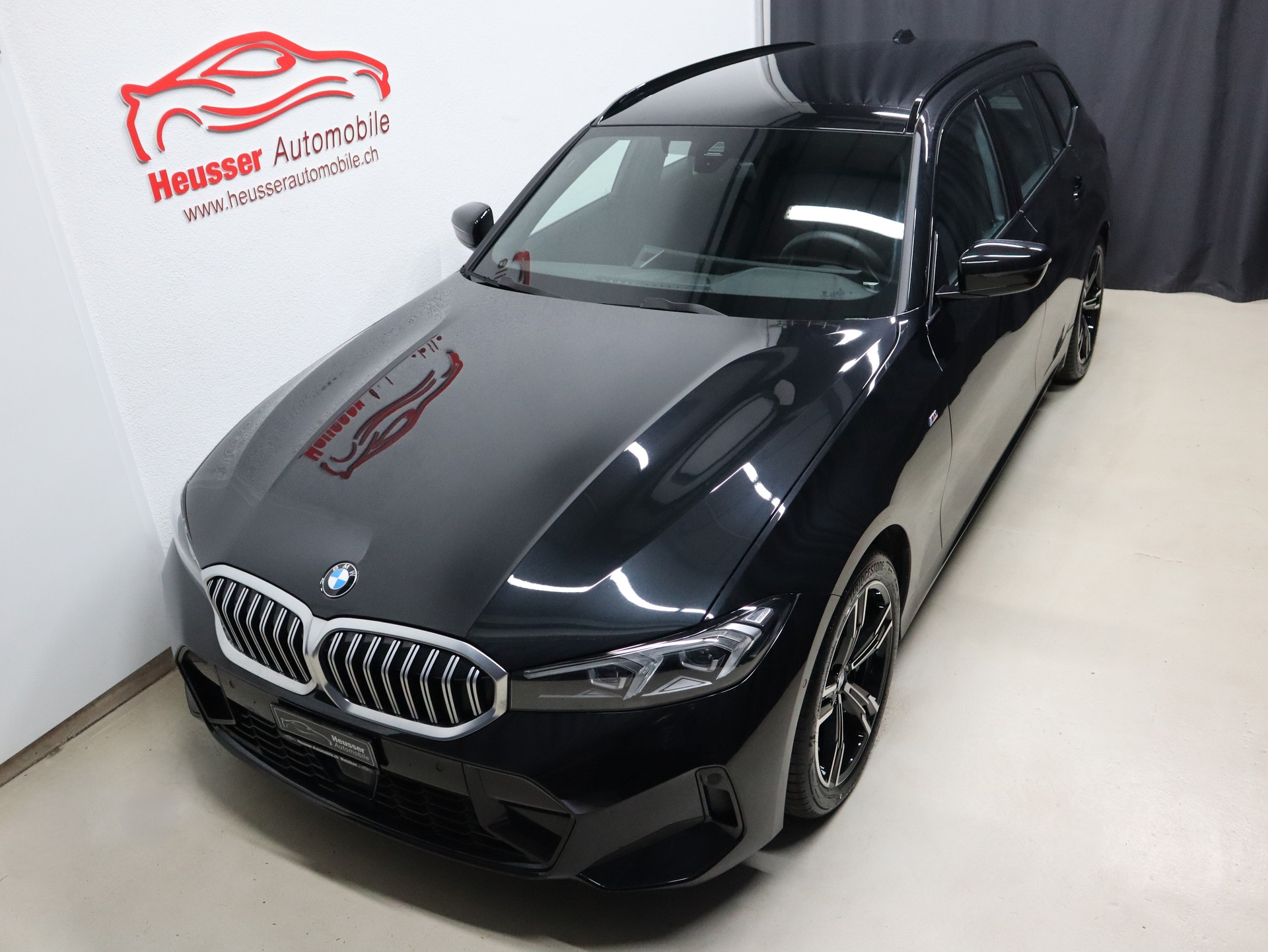 BMW 330i Touring xDrive Steptronic M Sport - Live Cockpit - Navi - Kamera - AHK - 245 PS-showroom-element-2