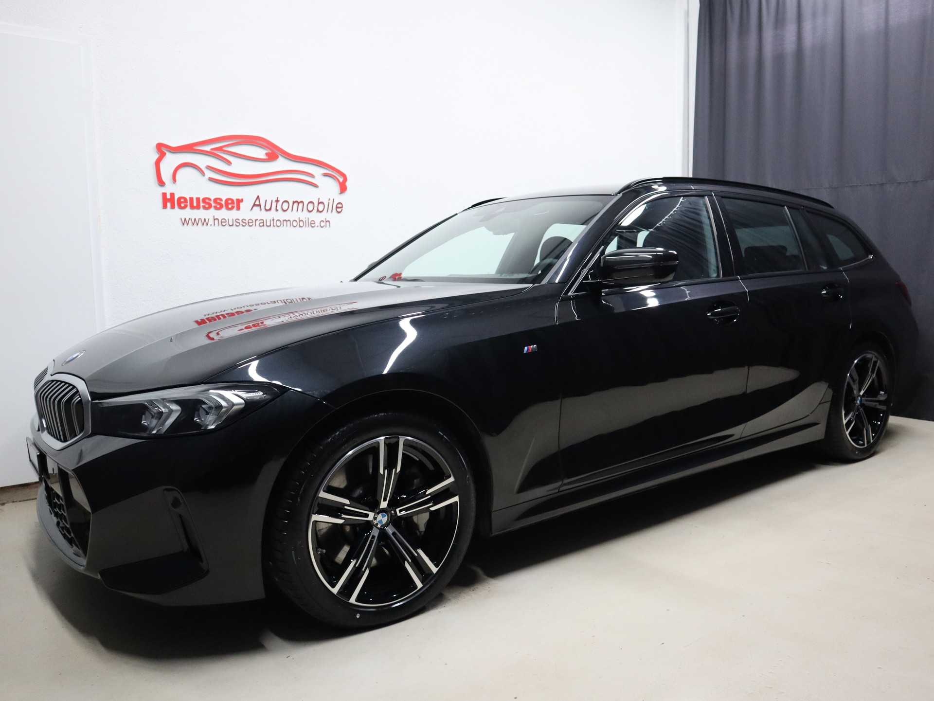 BMW 330i Touring xDrive Steptronic M Sport - Live Cockpit - Navi - Kamera - AHK - 245 PS-showroom-element-1
