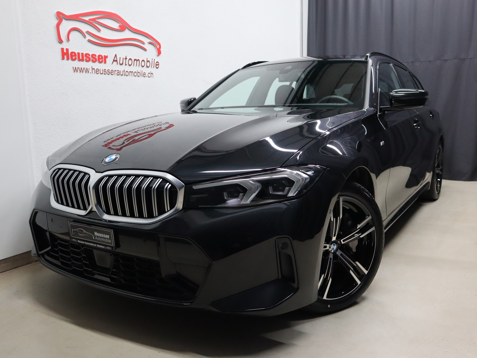 BMW 330i Touring xDrive Steptronic M Sport - Live Cockpit - Navi - Kamera - AHK - 245 PS