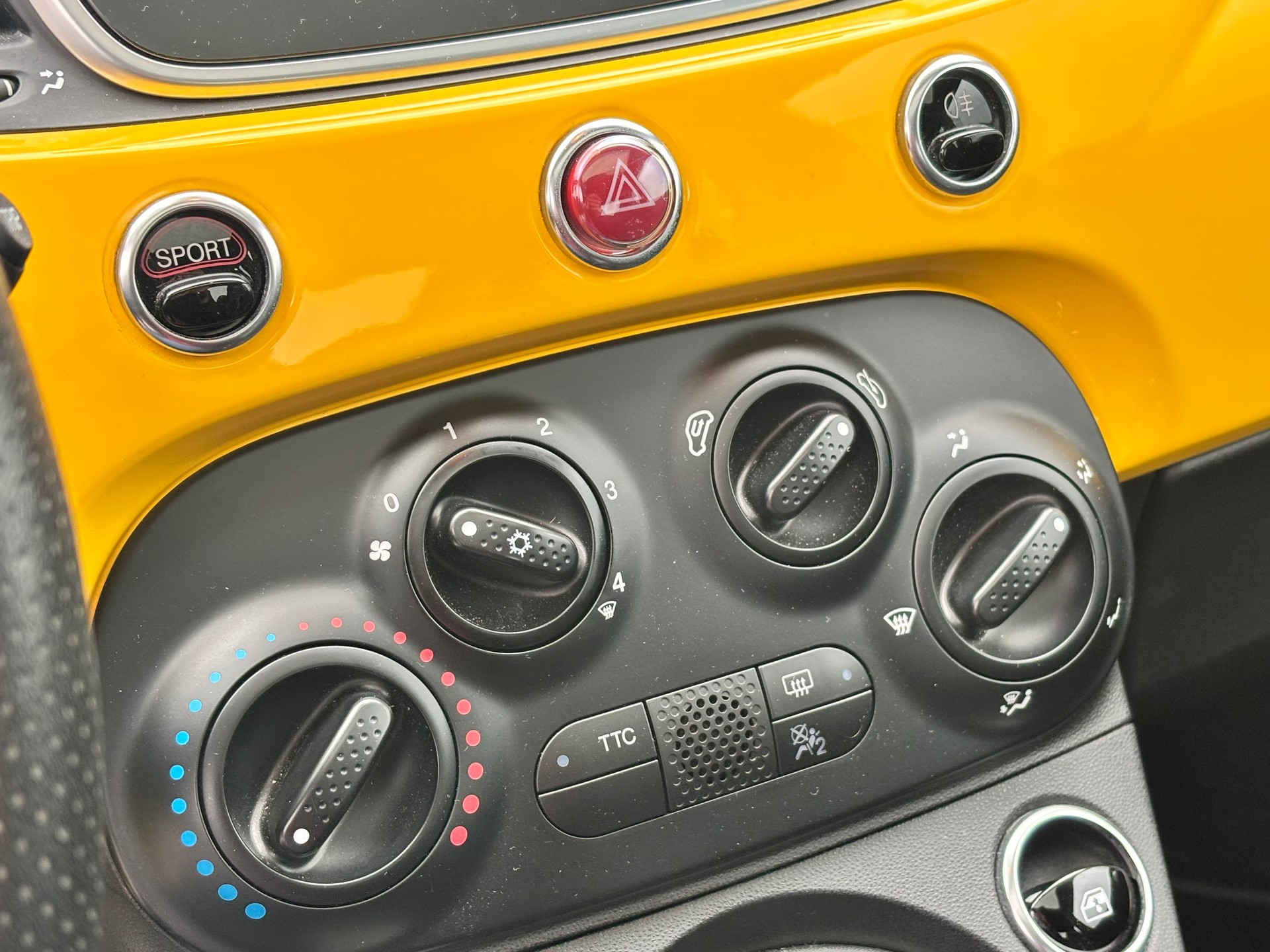 FIAT 595 1.4 16V Turbo Abarth-image-19