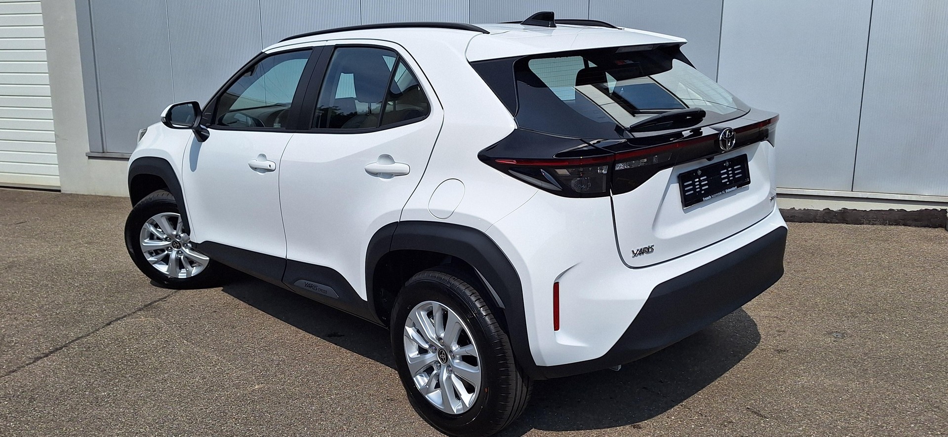 TOYOTA Yaris Cross 1.5 VVT-i HSD Comfort-showroom-element-2