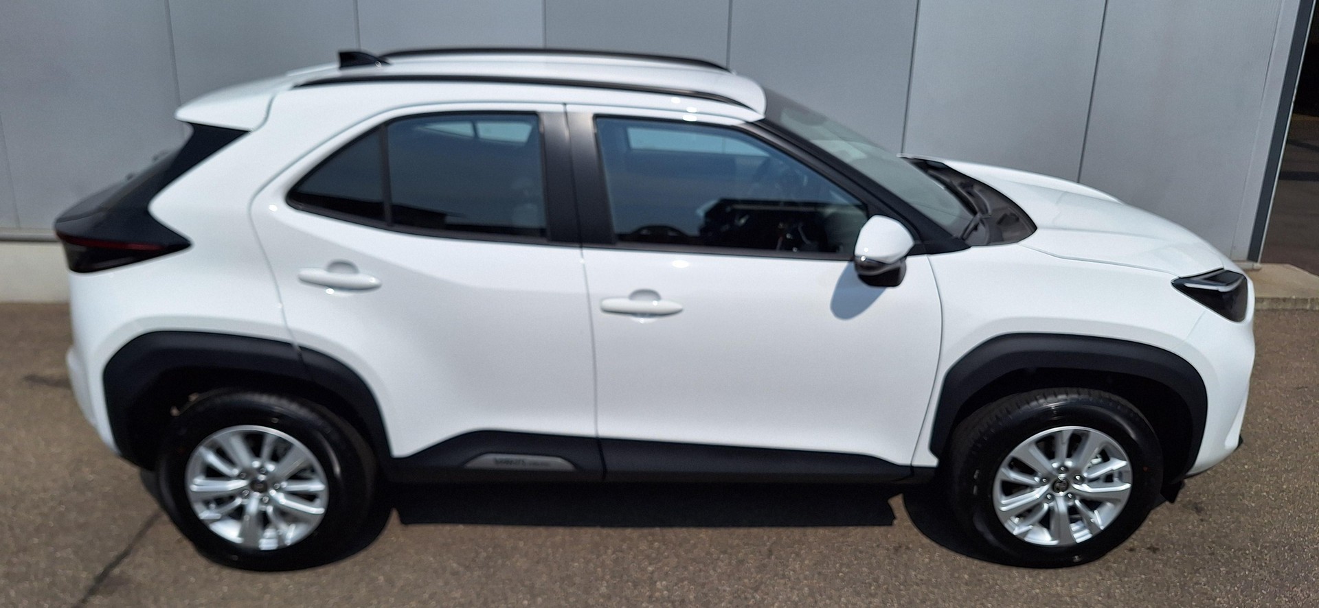 TOYOTA Yaris Cross 1.5 VVT-i HSD Comfort-showroom-element-1