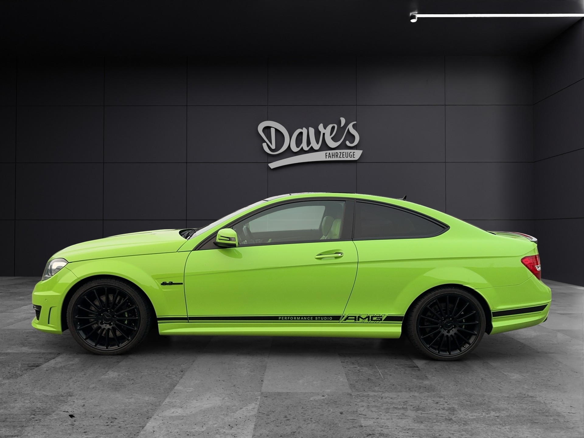 MERCEDES-BENZ 1 of 1 C 63 Coupé AMG Speedshift MCT-showroom-element-1