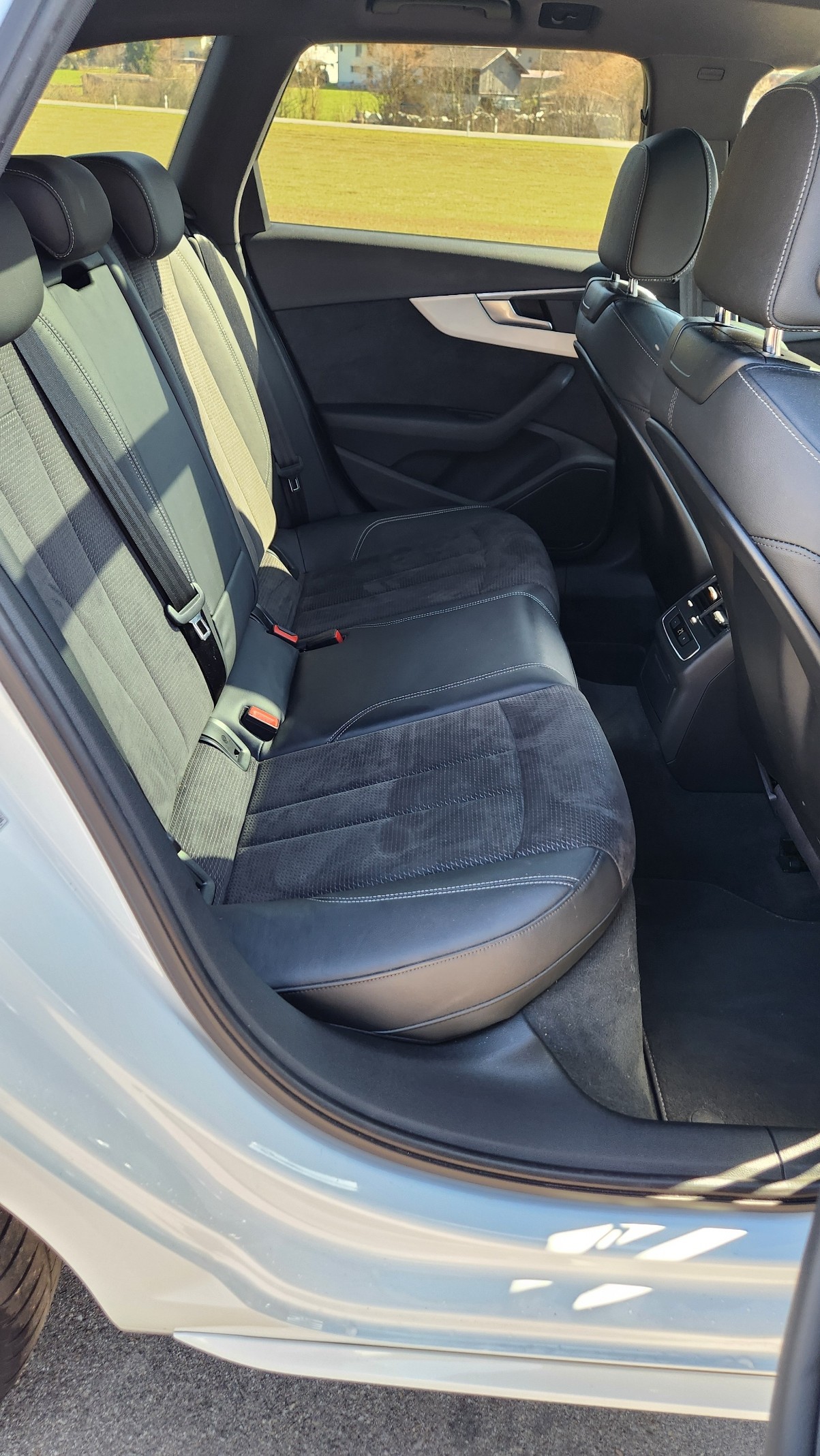 AUDI S4 Avant 3.0 TFSI quattro tiptronic-image-13