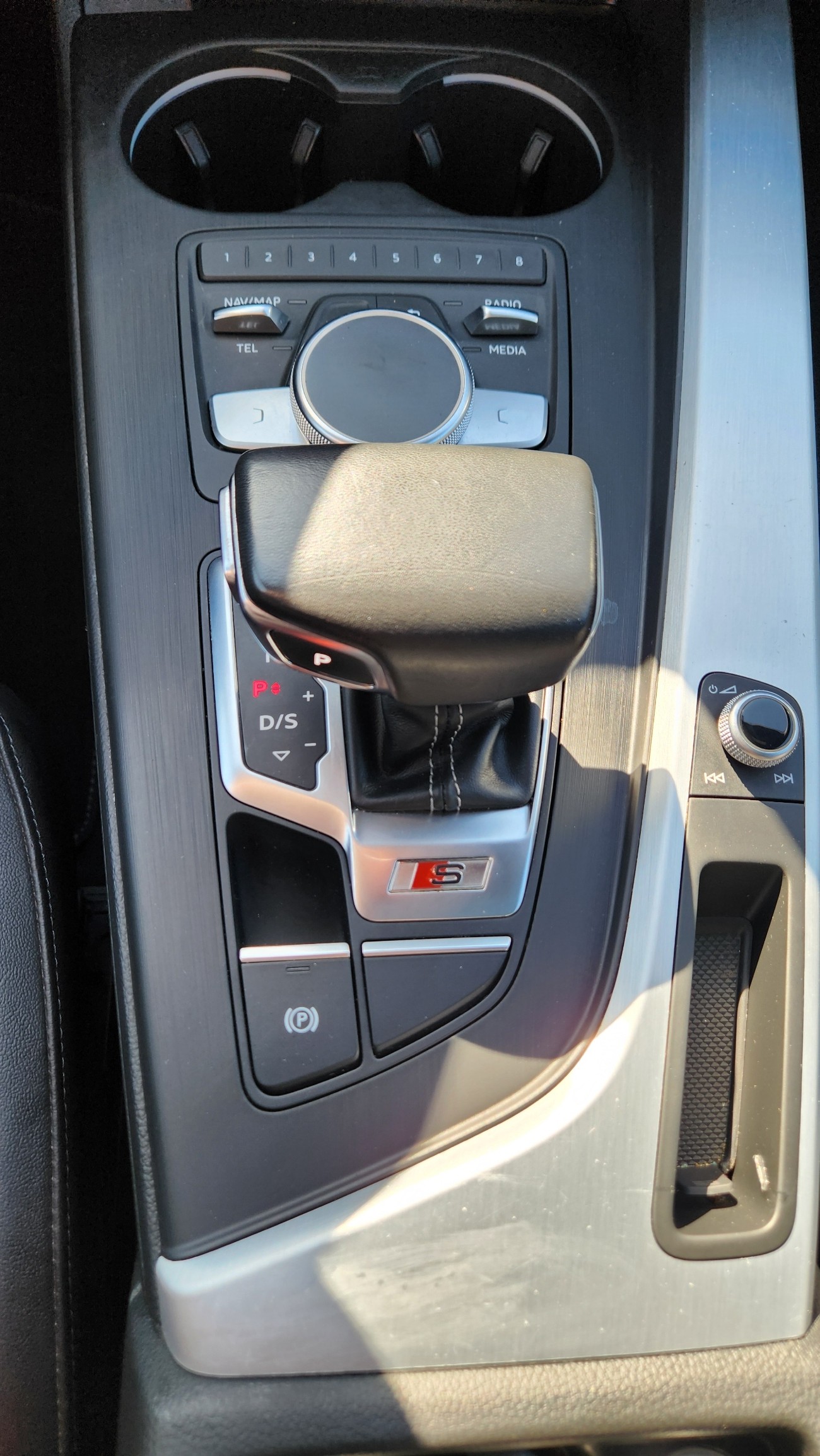 AUDI S4 Avant 3.0 TFSI quattro tiptronic-image-7