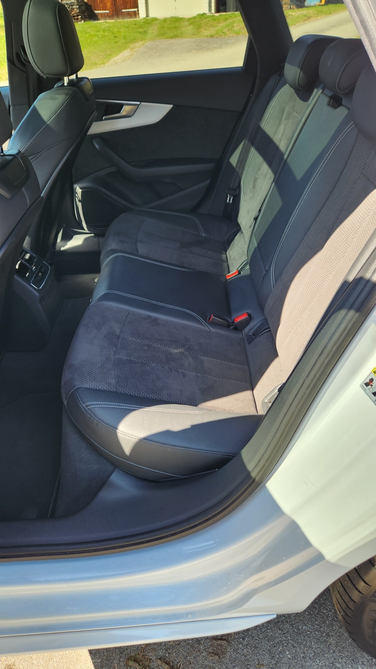 AUDI S4 Avant 3.0 TFSI quattro tiptronic-image-12