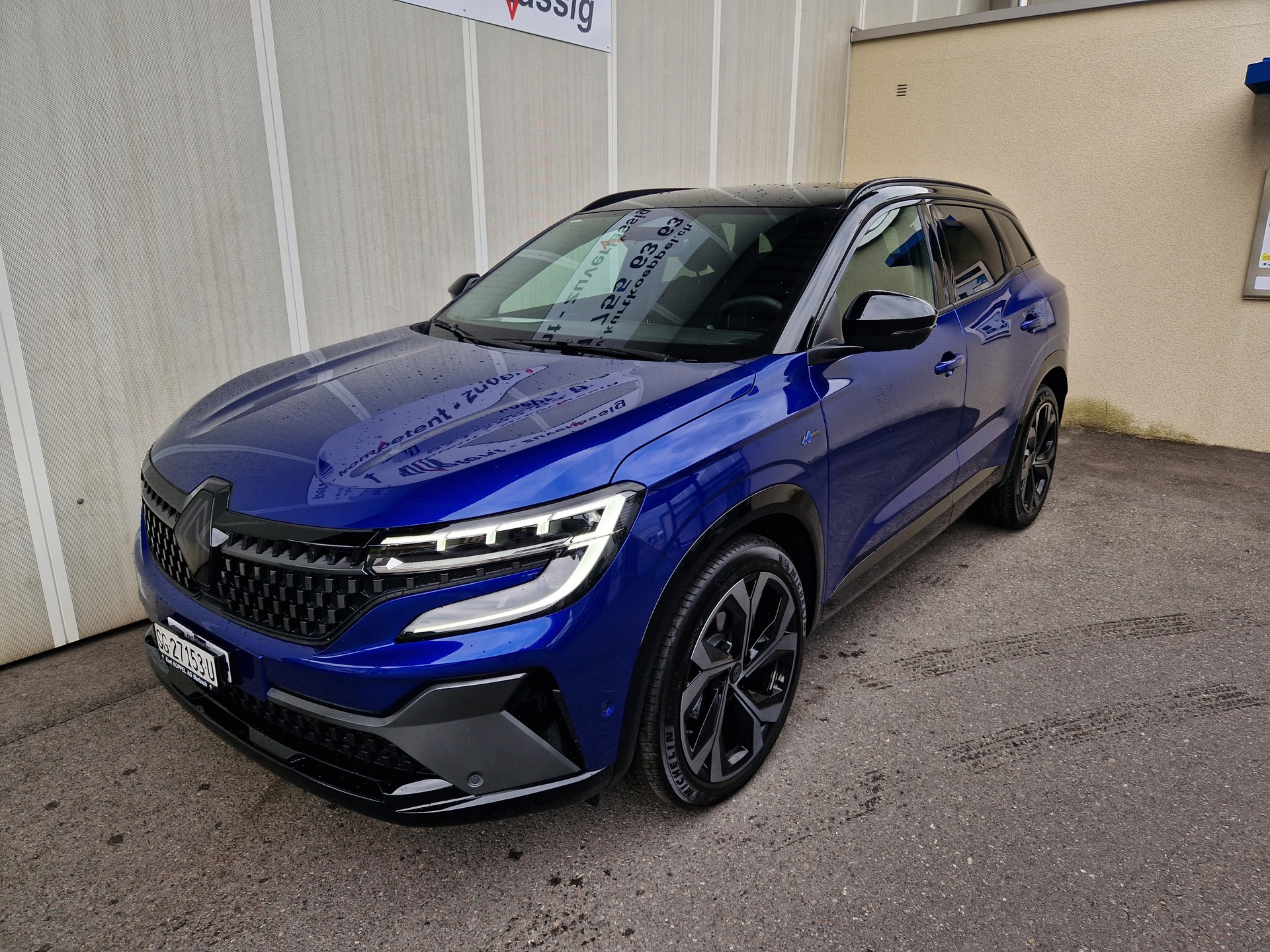 RENAULT Austral 1.3 TCe techno esprit Alpine-showroom-element-1