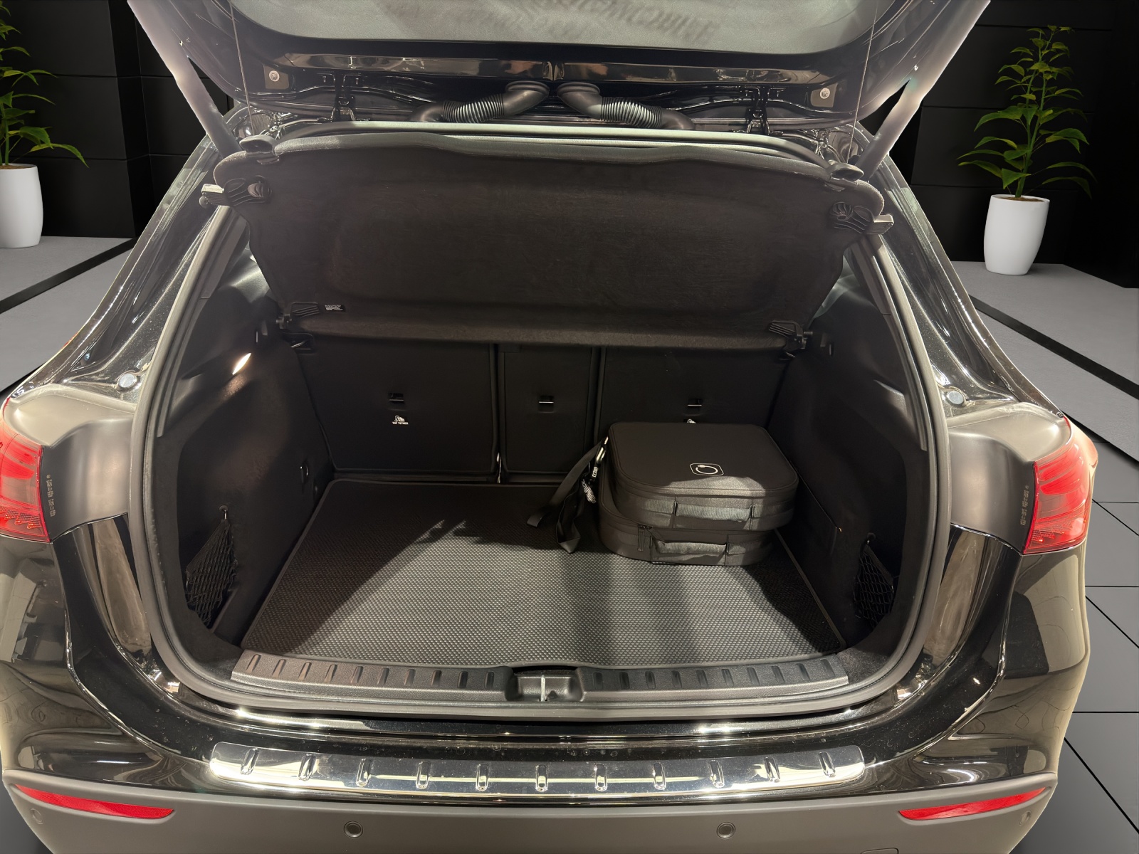 Image MERCEDES-BENZ GLA-250 GLA 250 e EQ Star 8G-DCT