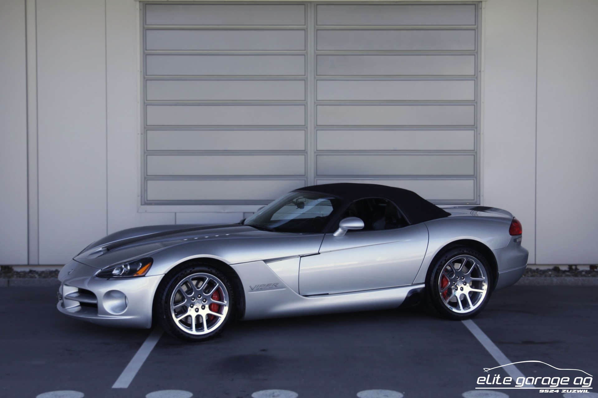 DODGE Viper SRT-10