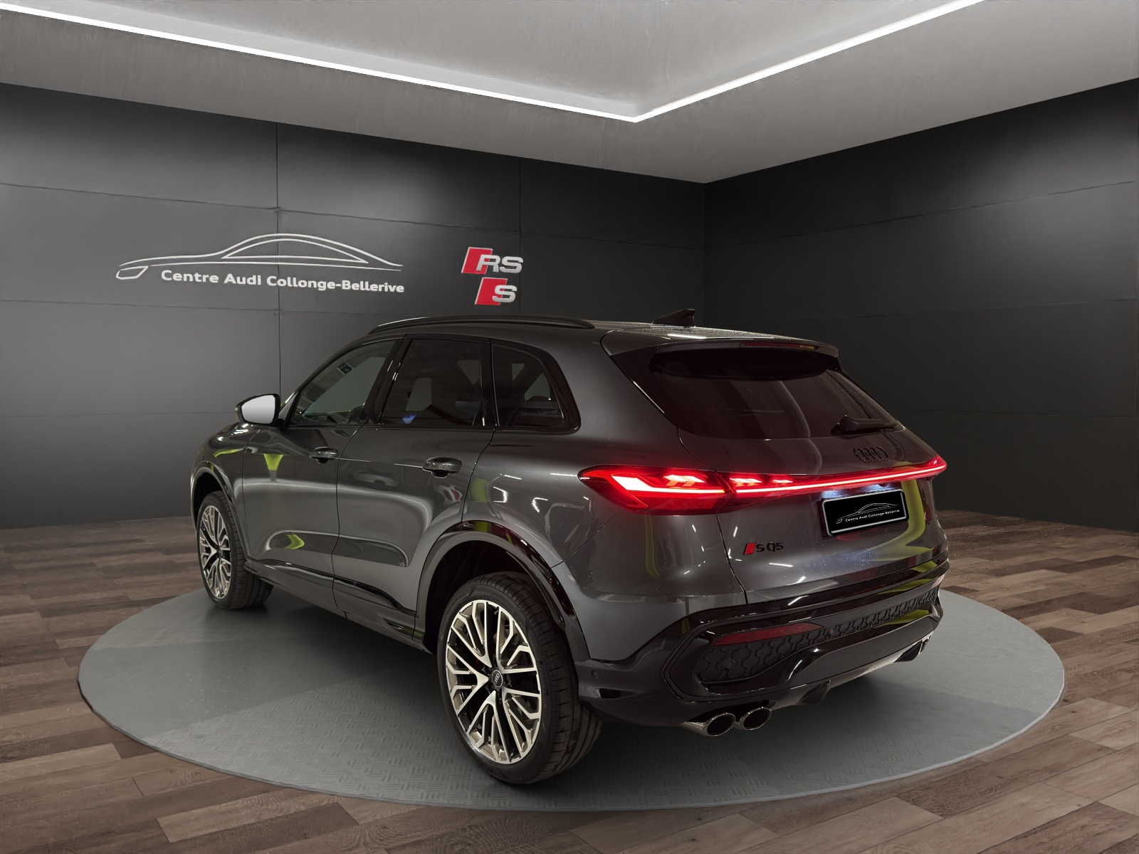 AUDI SQ5 TFSI quattro S-tronic-showroom-element-3