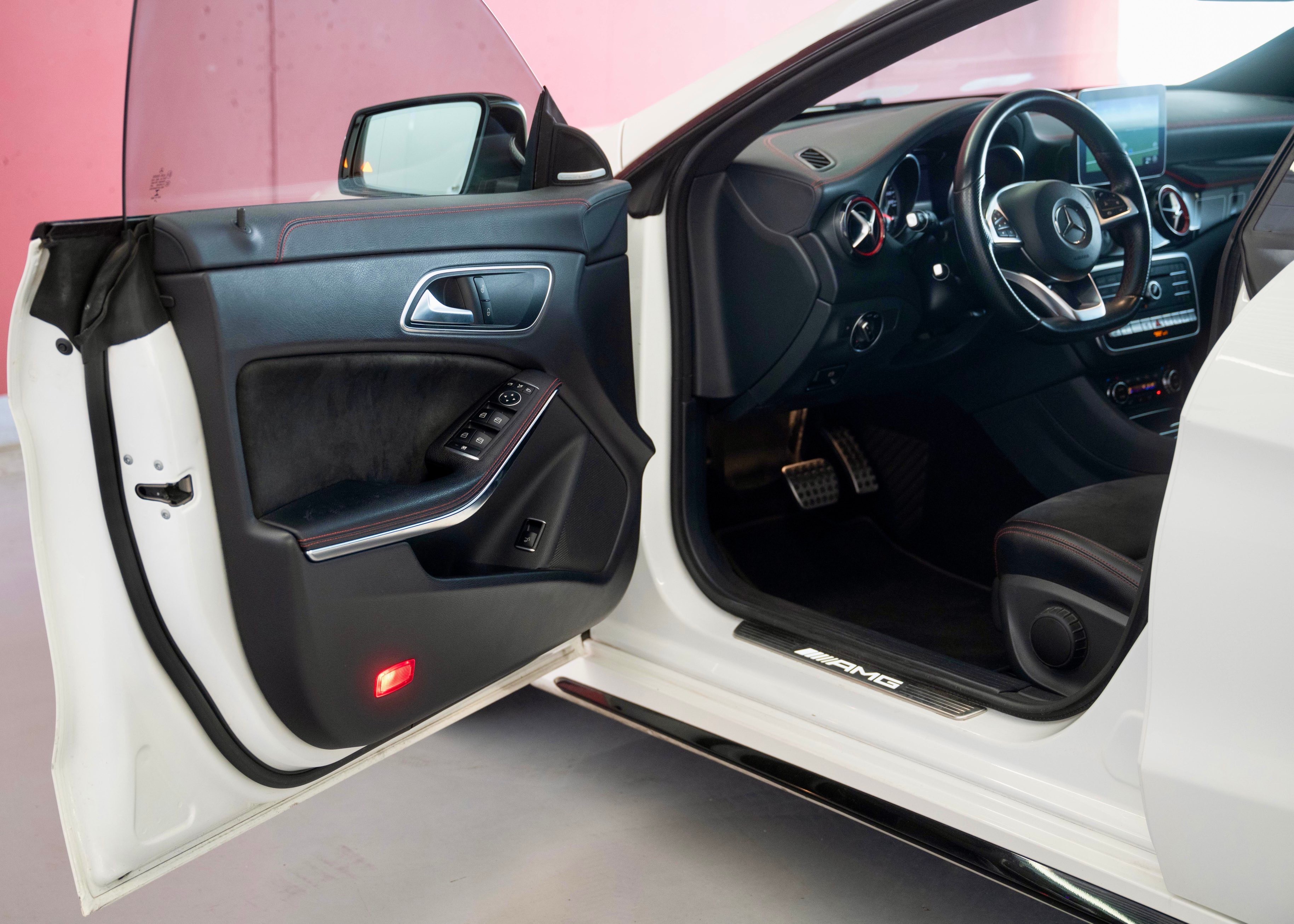 Image MERCEDES-BENZ CLA-45-AMG CLA Shooting Brake 45 AMG 4Matic (Swiss car)