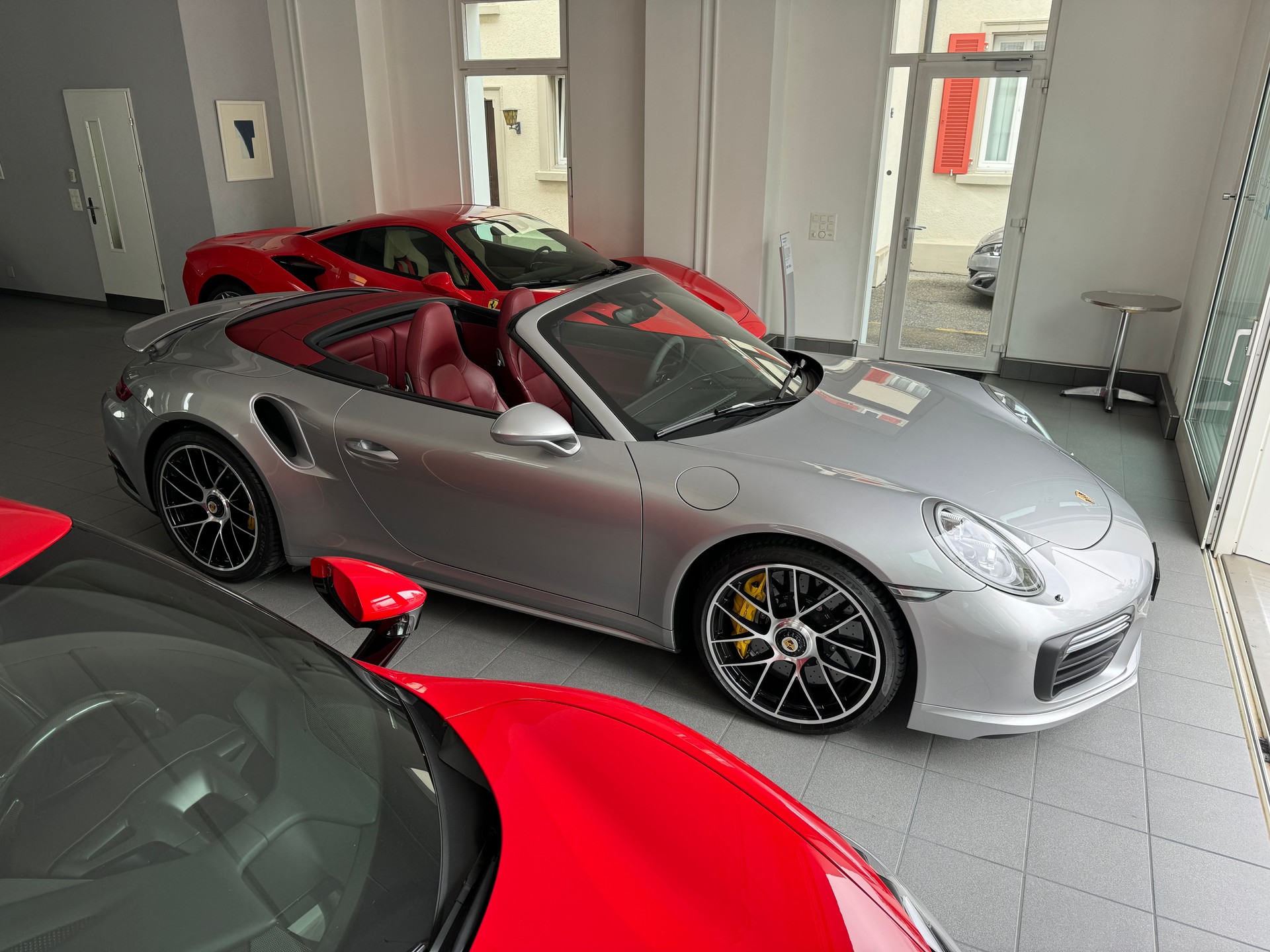 PORSCHE 911 Turbo S Cabrio PDK-image-8
