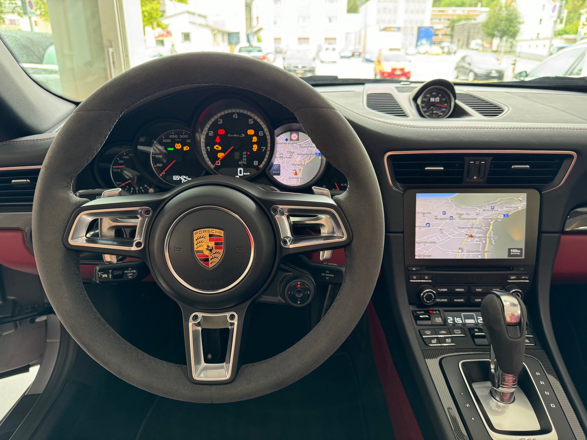 PORSCHE 911 Turbo S Cabrio PDK-image-13