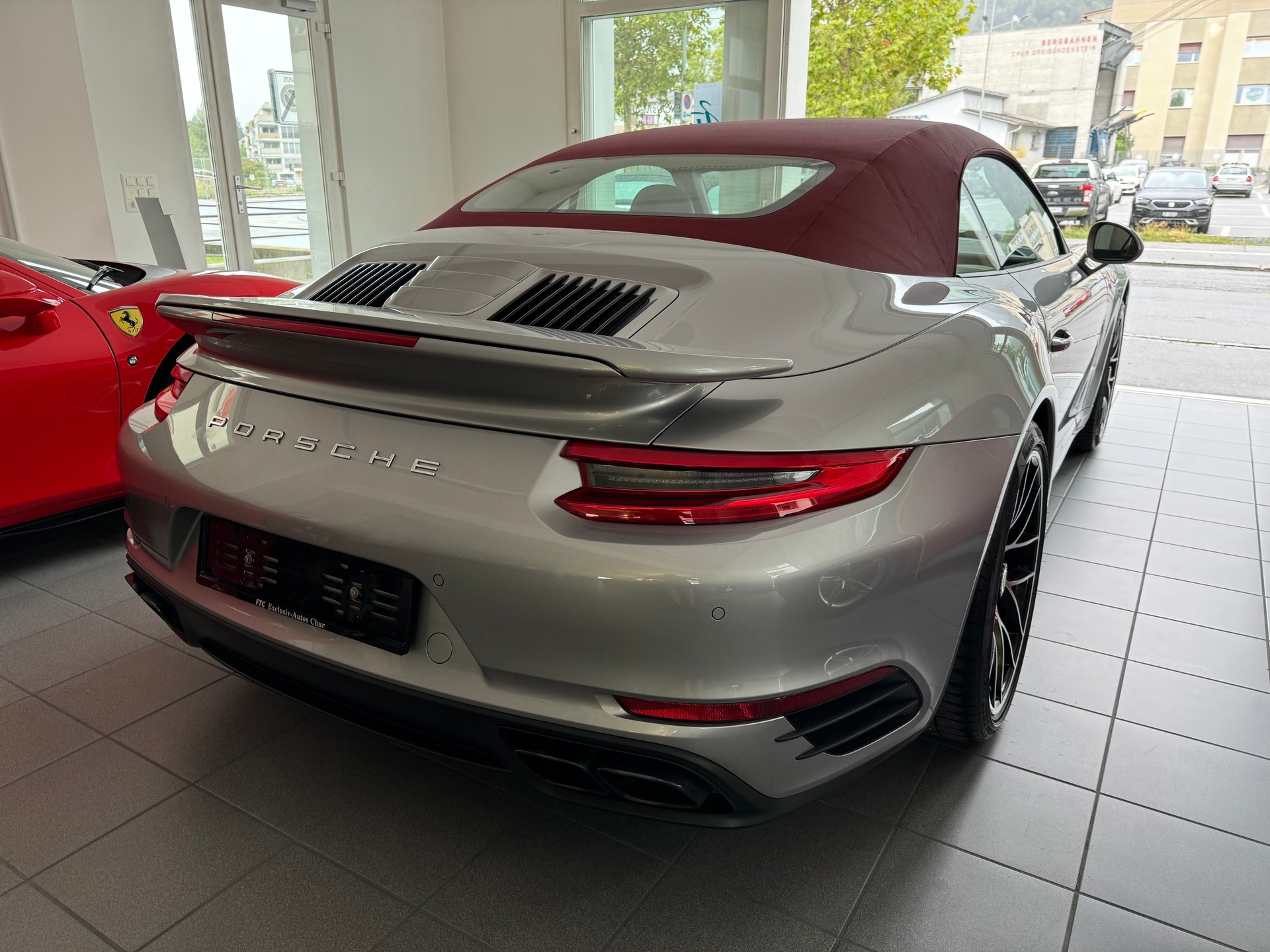 PORSCHE 911 Turbo S Cabrio PDK-image-6
