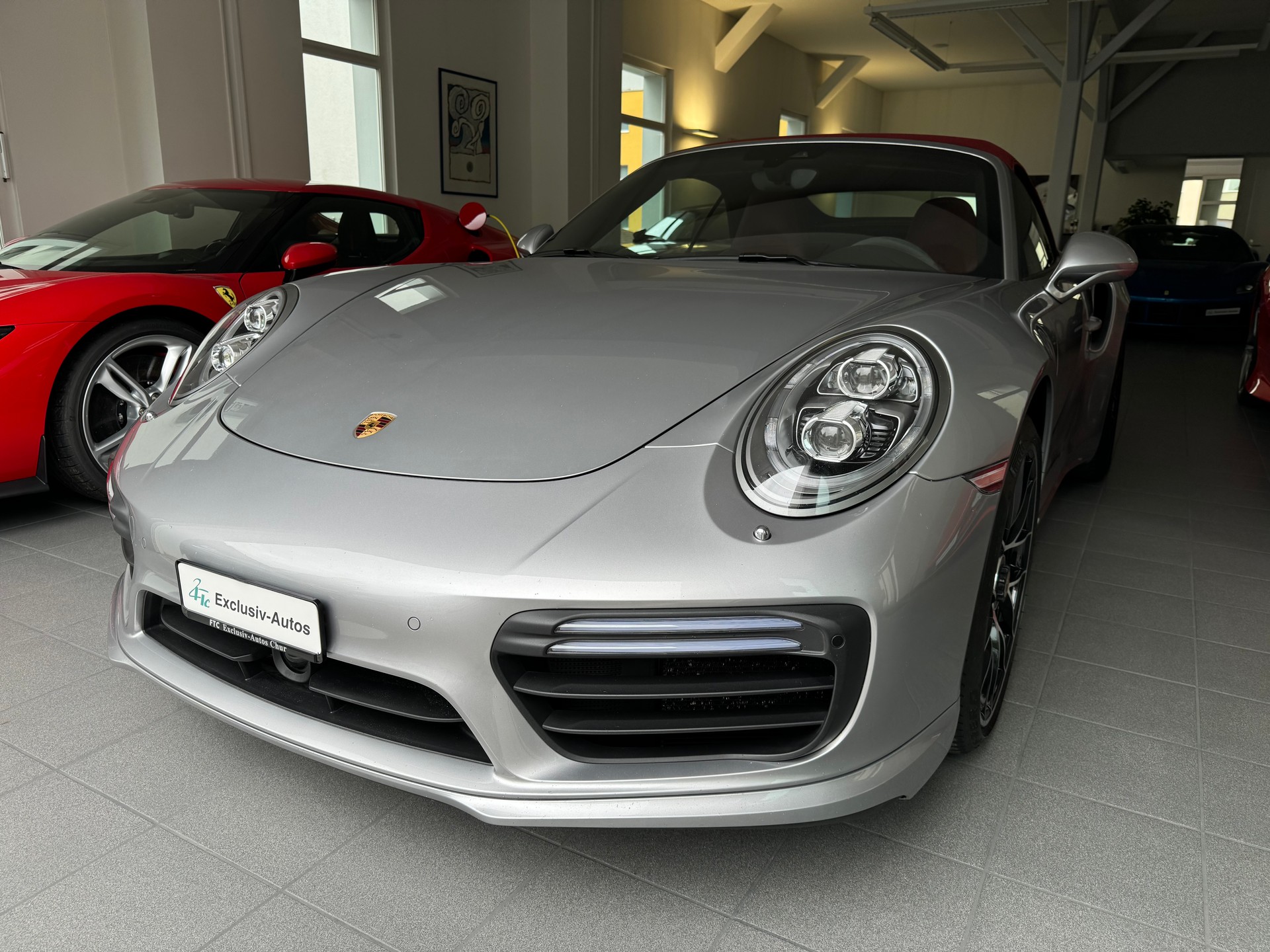 PORSCHE 911 Turbo S Cabrio PDK-image-2