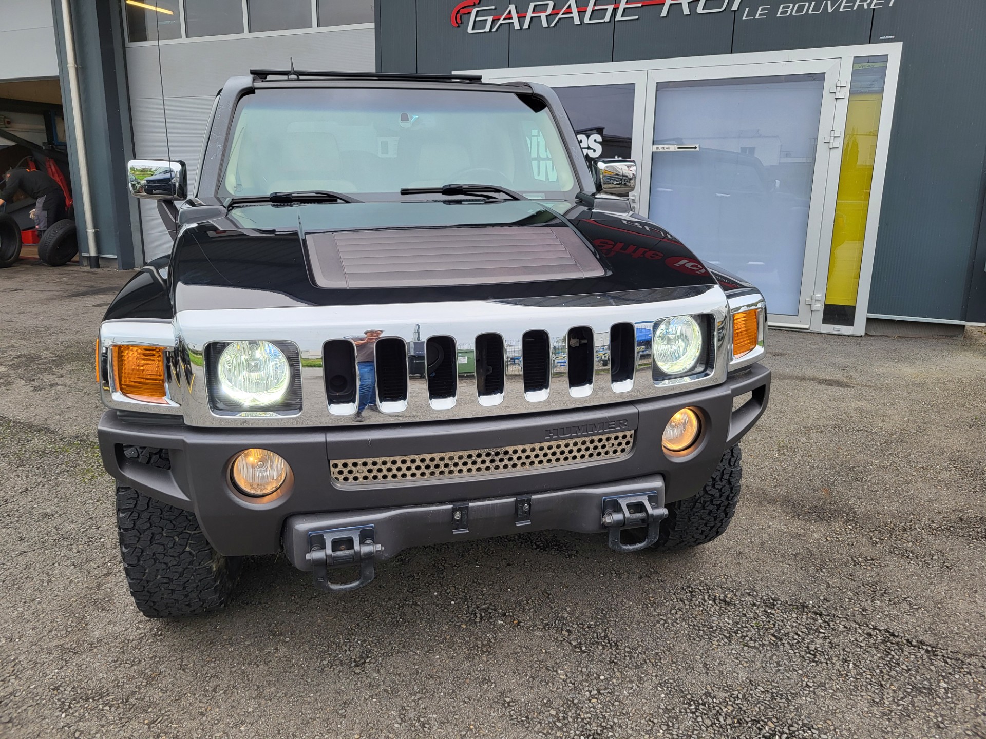 HUMMER H3 3.5 Luxury-showroom-element-1