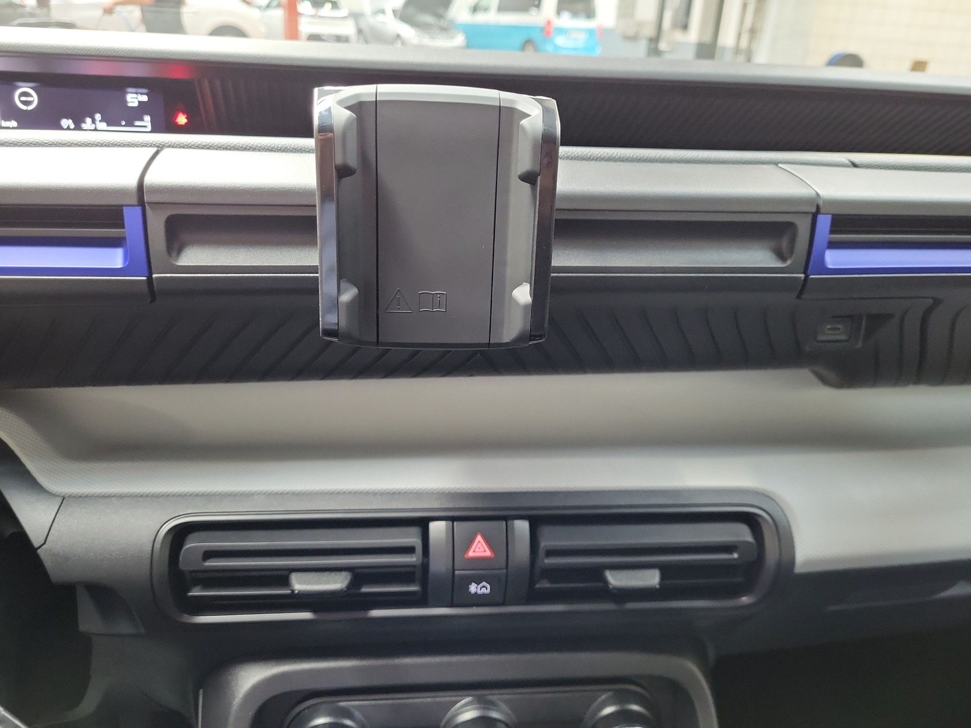 CITROEN C3 1.2i PureTech You-image-8