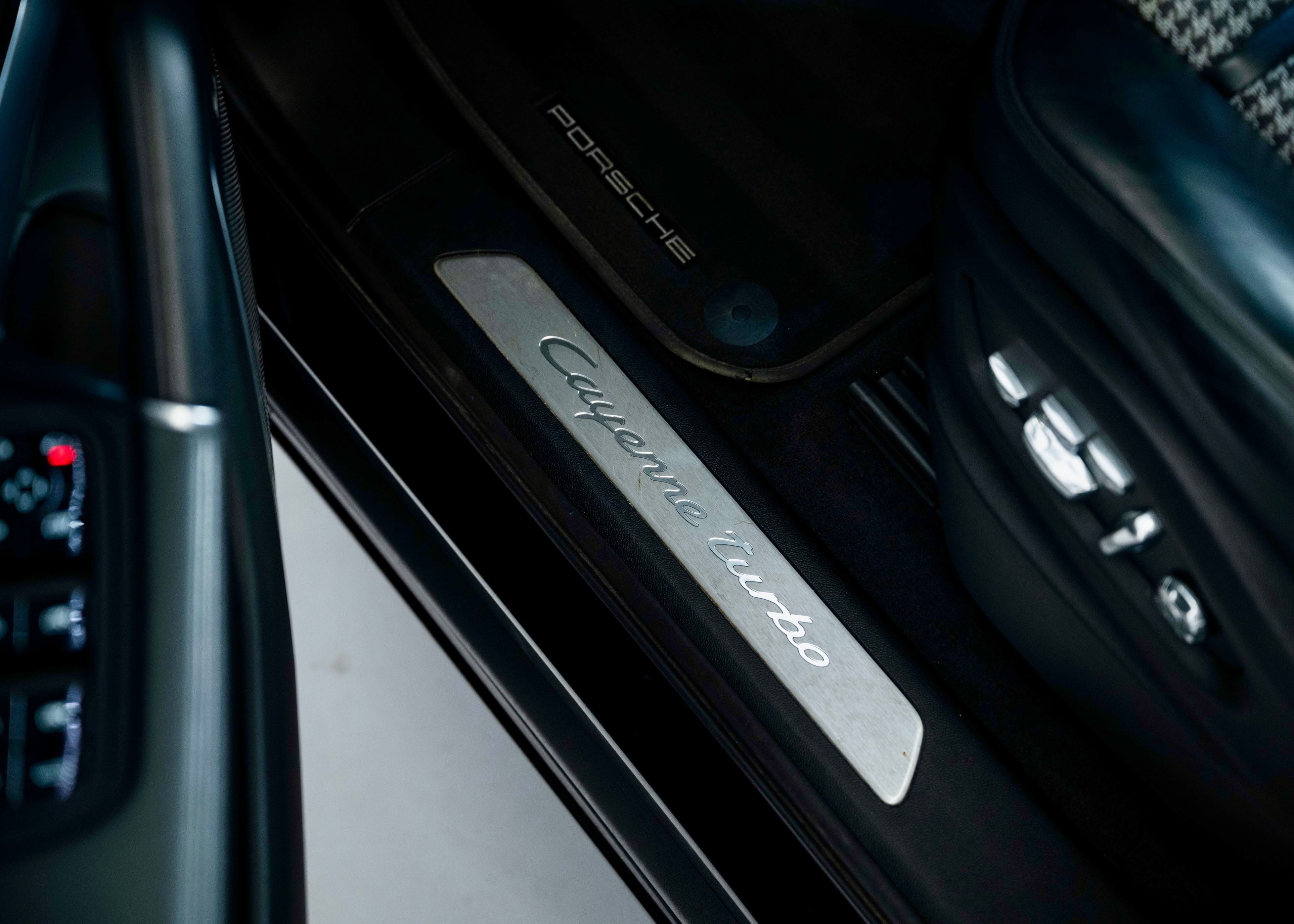 Image PORSCHE CAYENNE Cayenne Turbo Coupé (2nd hand, full Porsche history)