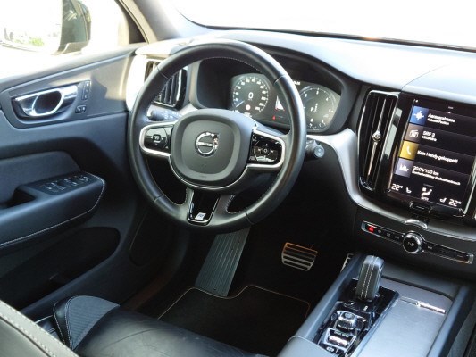 VOLVO XC60 B4 D AWD R-Design-image-4