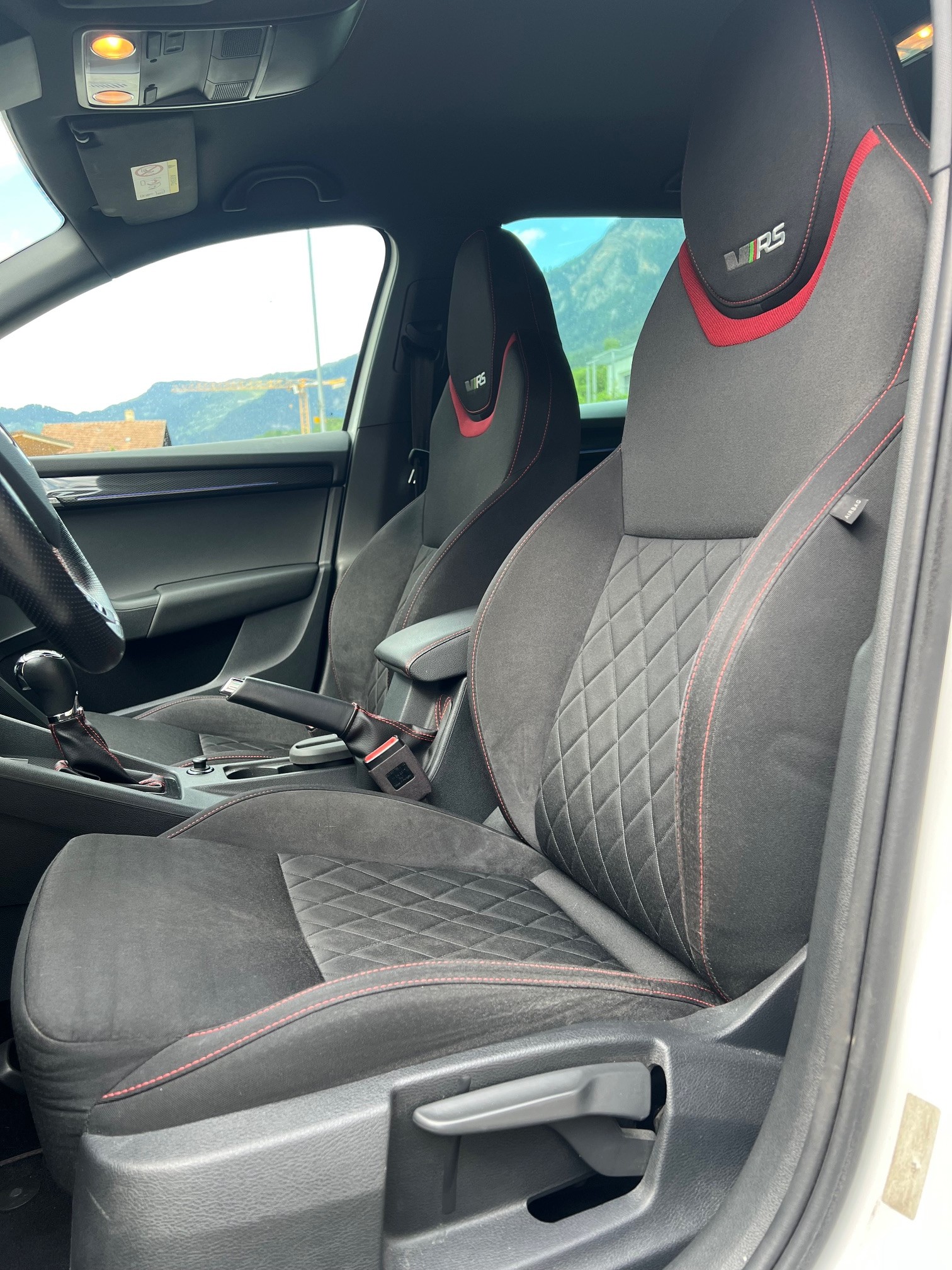 SKODA Octavia Combi 2.0 TDI RS 4x4 DSG-image-6