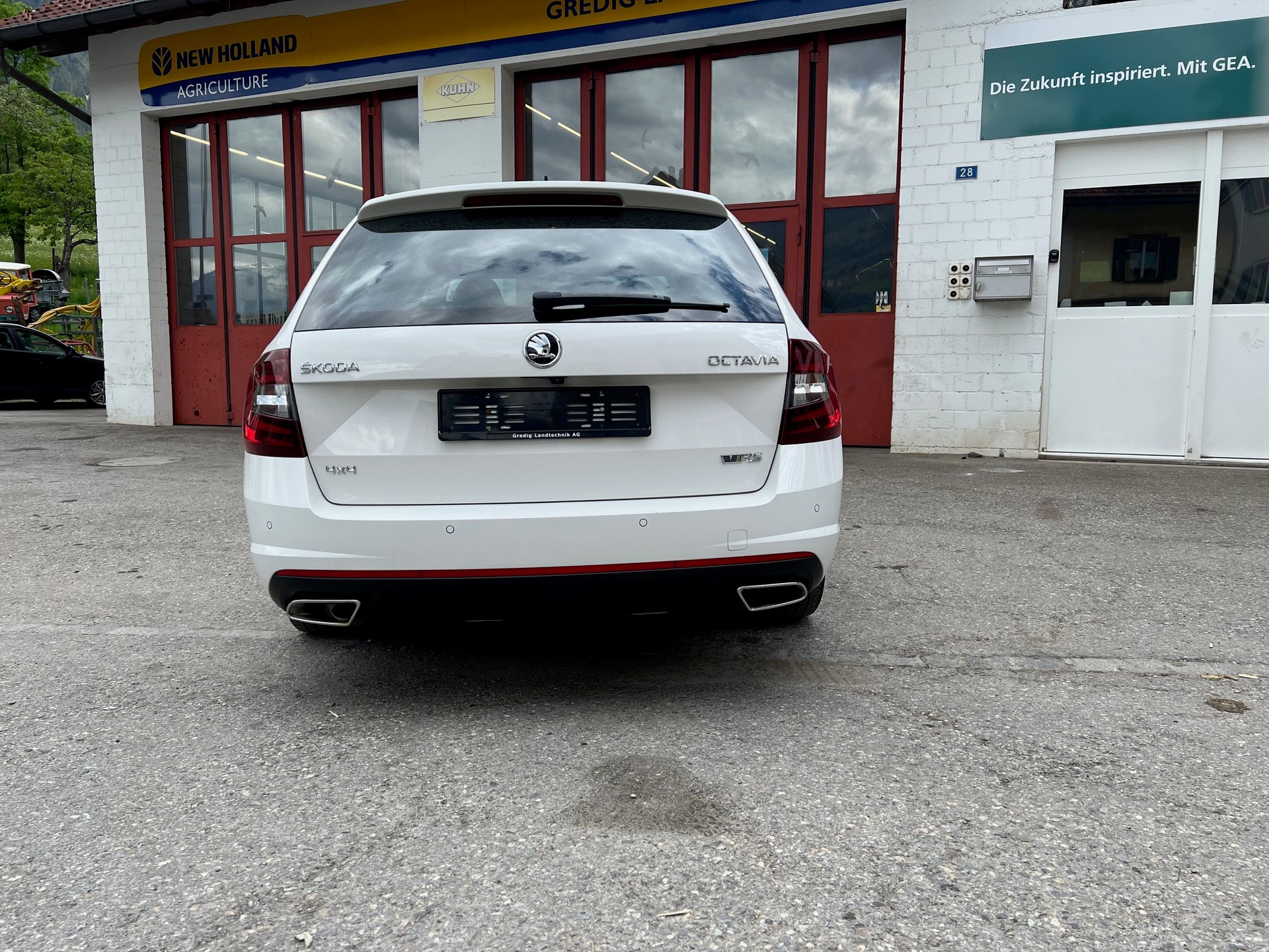SKODA Octavia Combi 2.0 TDI RS 4x4 DSG-image-3