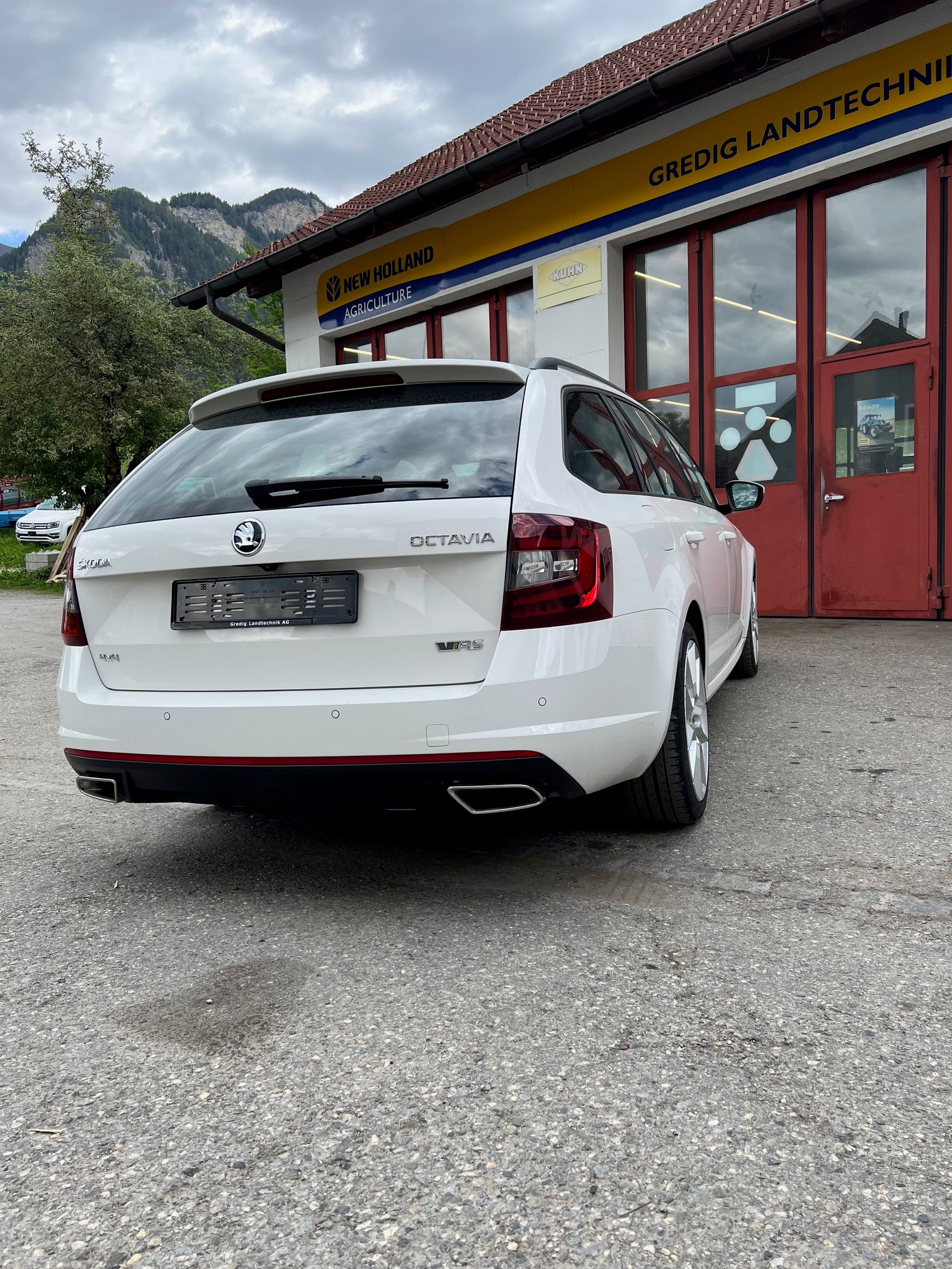 SKODA Octavia Combi 2.0 TDI RS 4x4 DSG-image-2