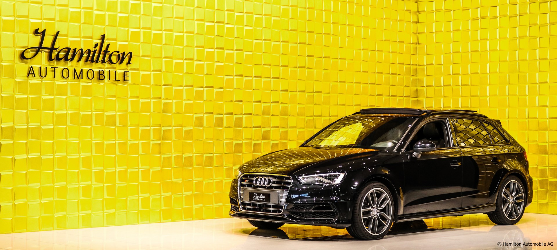 AUDI S3 Sportback 2.0 TFSI quattro S-tronic-showroom-element-1