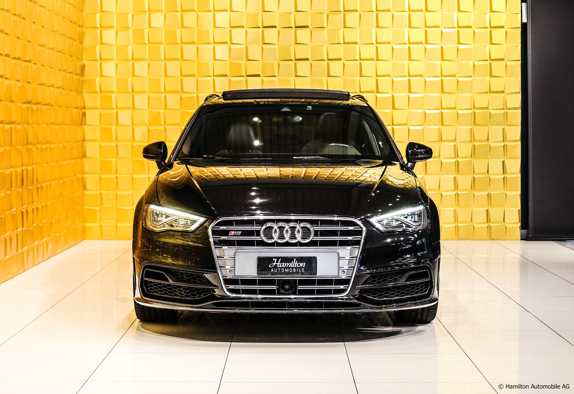 AUDI S3 Sportback 2.0 TFSI quattro S-tronic-showroom-element-2