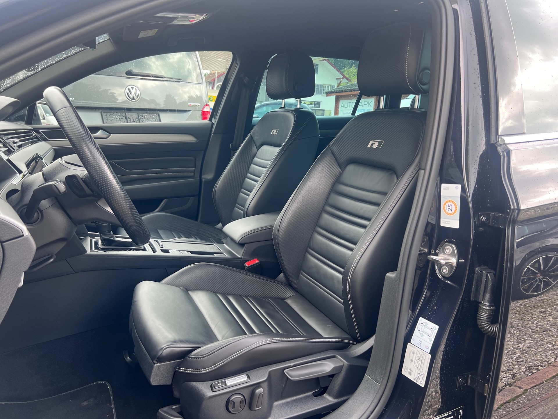 VW Passat Variant 2.0 TSI R-Line 4Motion DSG-image-4