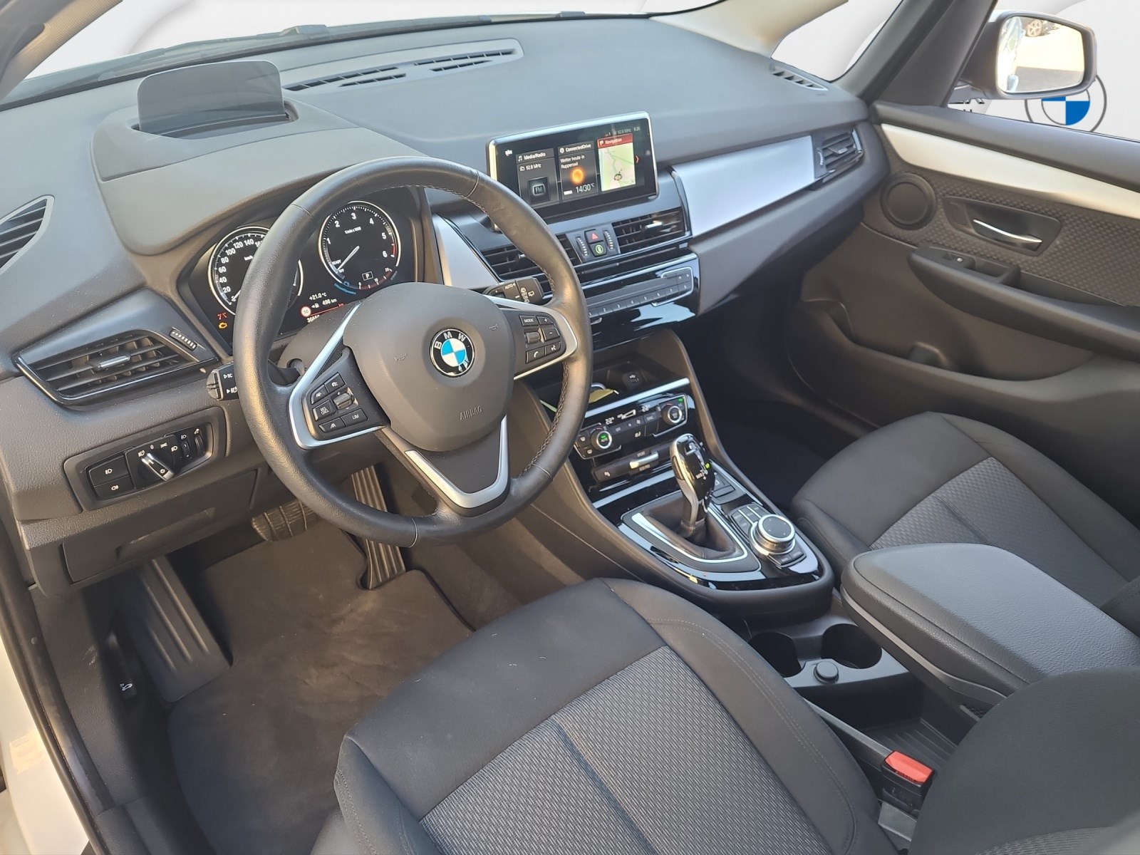 BMW 218d xDrive Gran Tourer ** 7 Plätzer // 24 Monate GARANTIE **-showroom-element-3