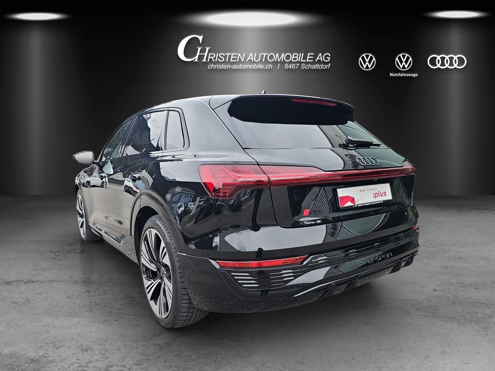 AUDI Q8 55 e-tron Black Edition quattro-showroom-element-3
