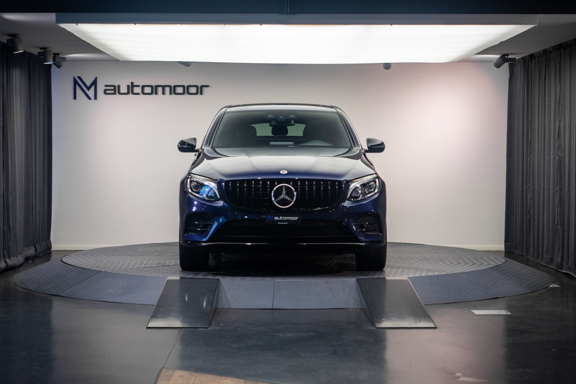 MERCEDES-BENZ GLC 43 AMG 4Matic Coupé *CH-Fahrzeug* *Burmester* *Schiebedach*-showroom-element-1