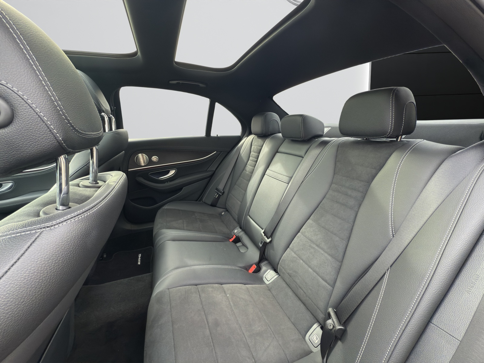 Image MERCEDES-BENZ E-220 E 220 d 4Matic 9G-Tronic