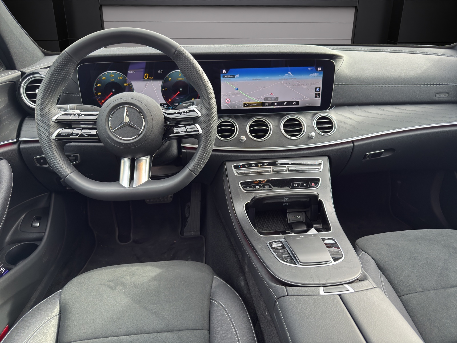 Image MERCEDES-BENZ E-220 E 220 d 4Matic 9G-Tronic