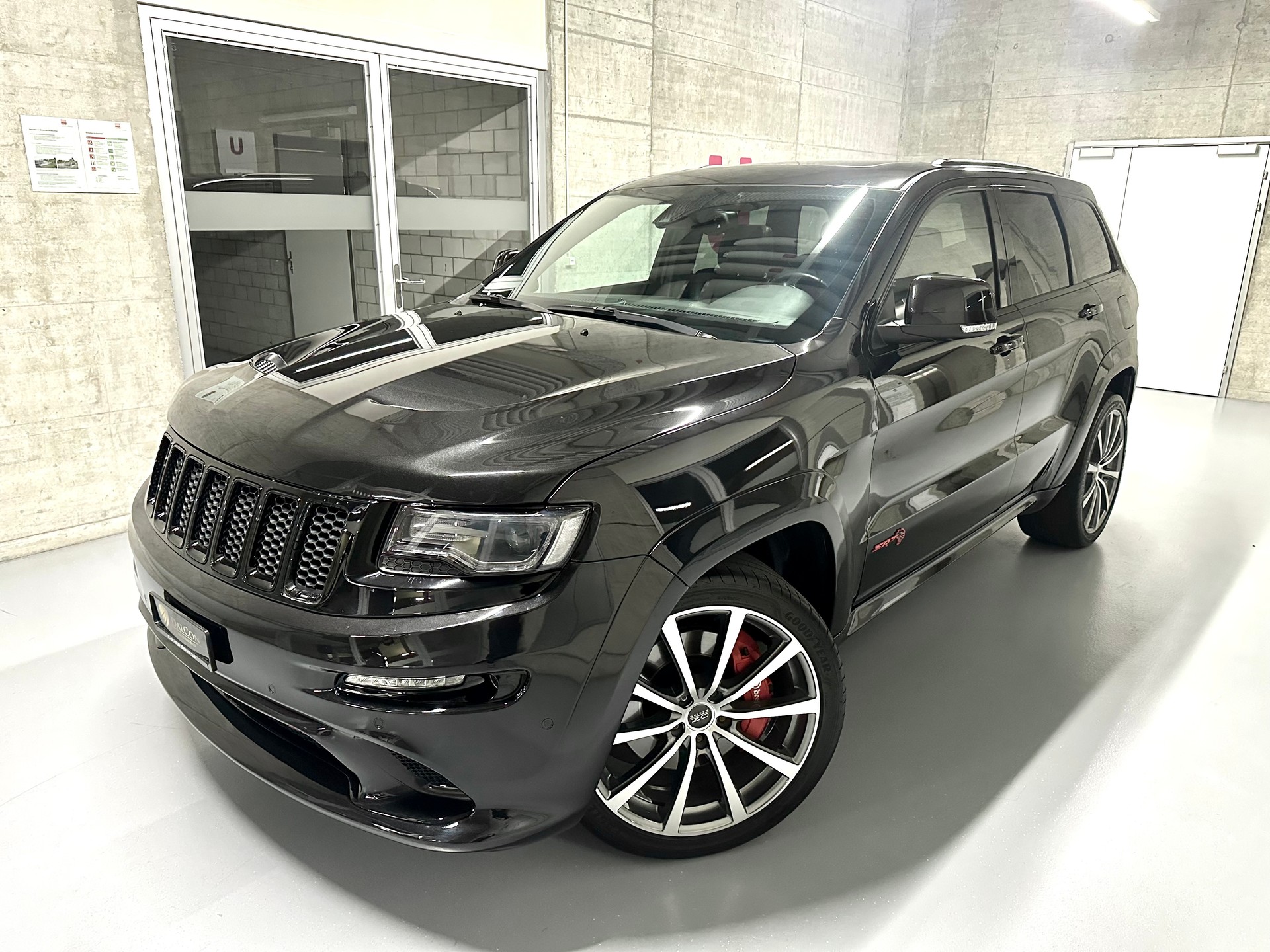 JEEP Grand Cherokee 6.4 V8 HEMI SRT8 Red Vapor Aut.-image-2