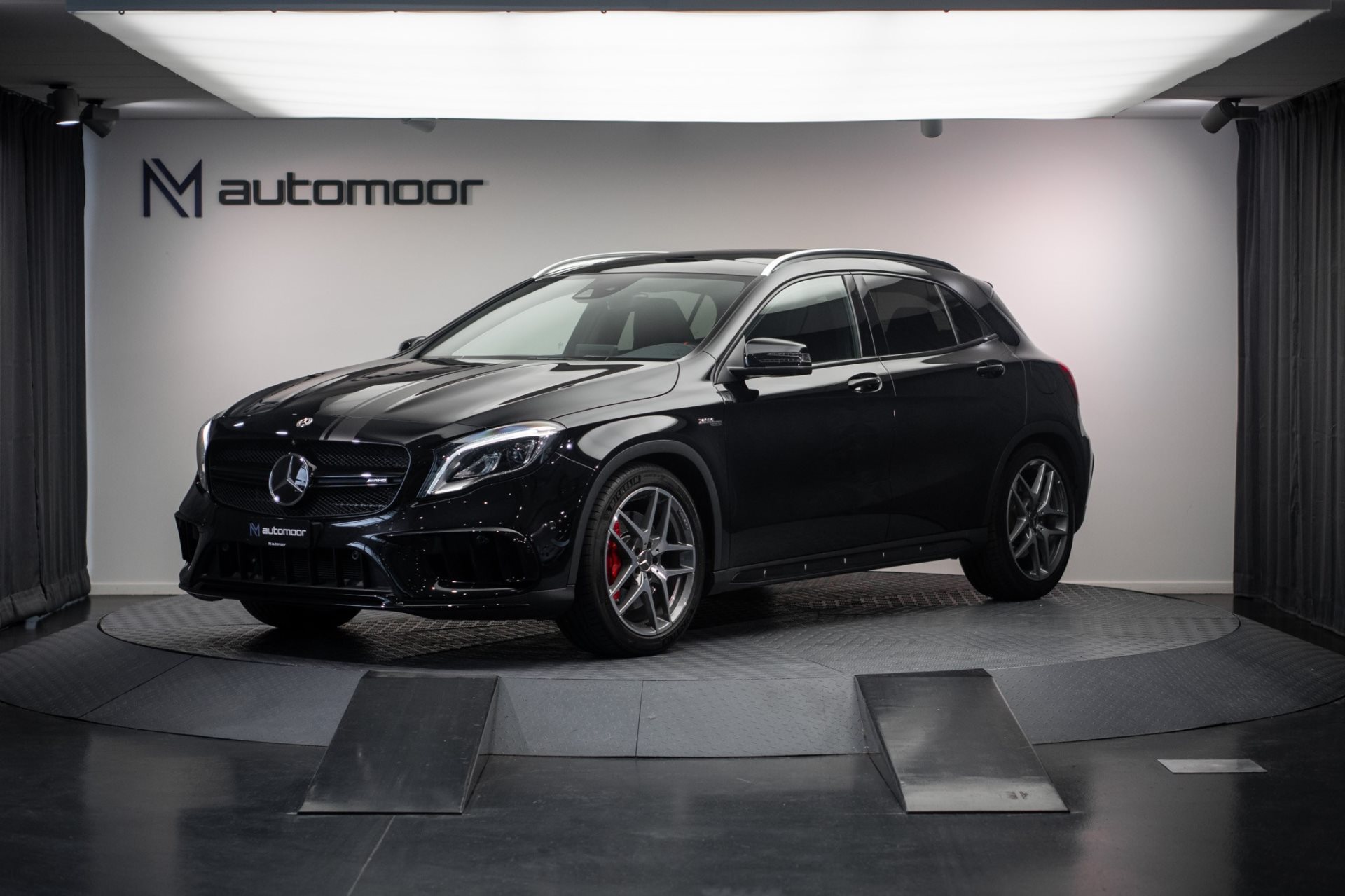 MERCEDES-BENZ GLA 45 AMG AMG 4Matic 7G-DCT *CH-Fahrzeug* *Panorama* *Assistenzpaket*