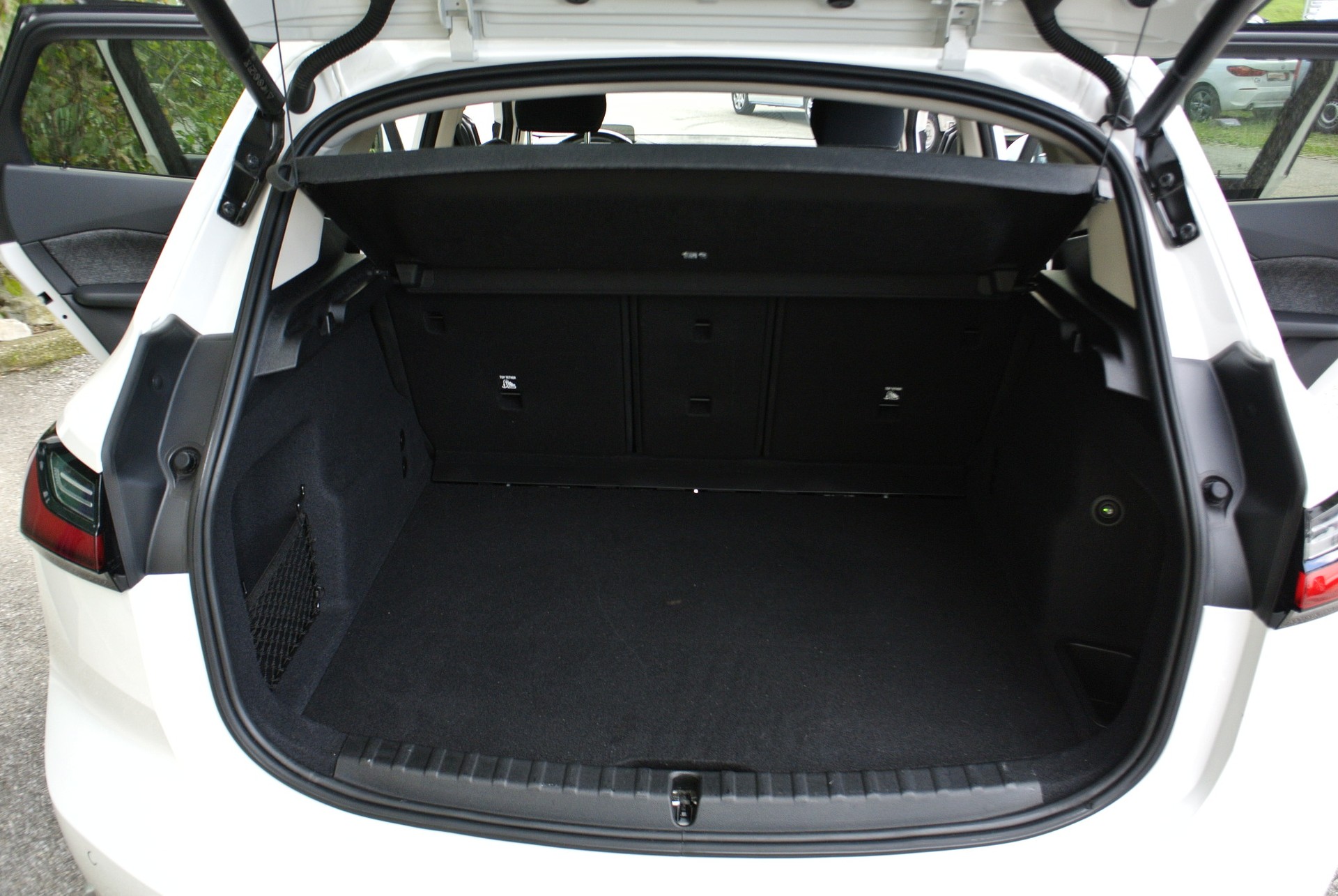 BMW 218i Active Tourer DKG-image-25