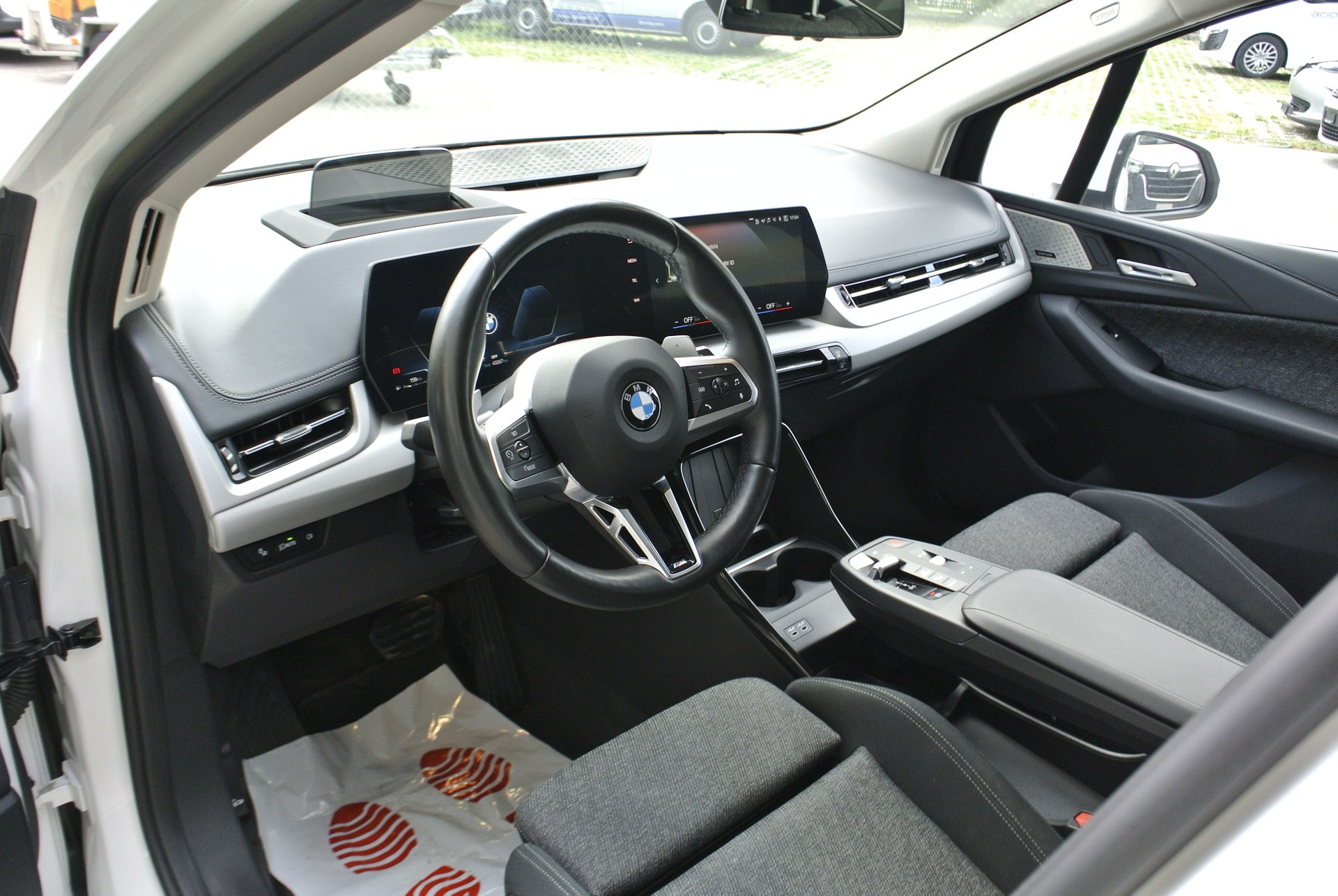 BMW 218i Active Tourer DKG-image-13
