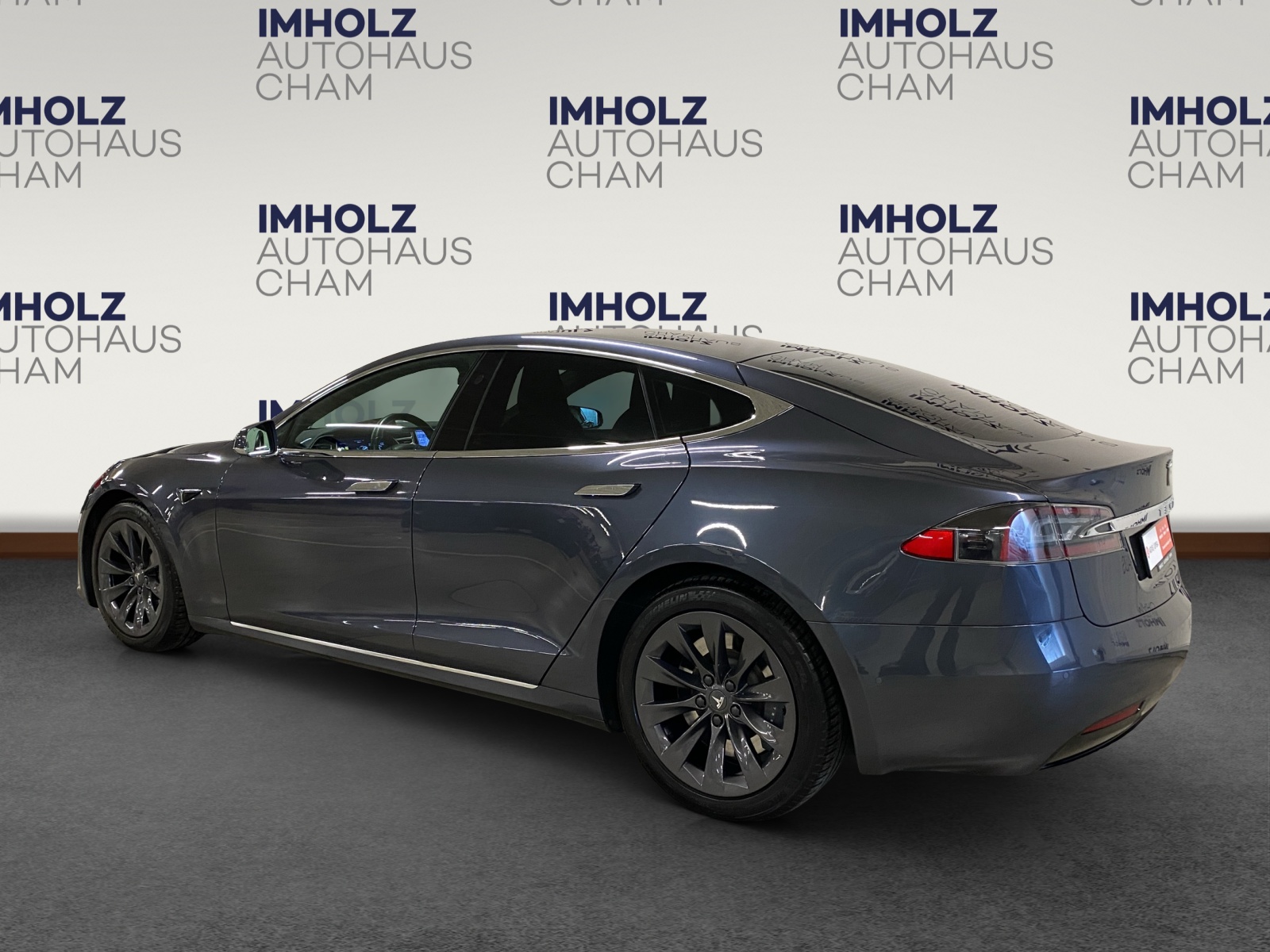 TESLA Model S 75 D-showroom-element-2