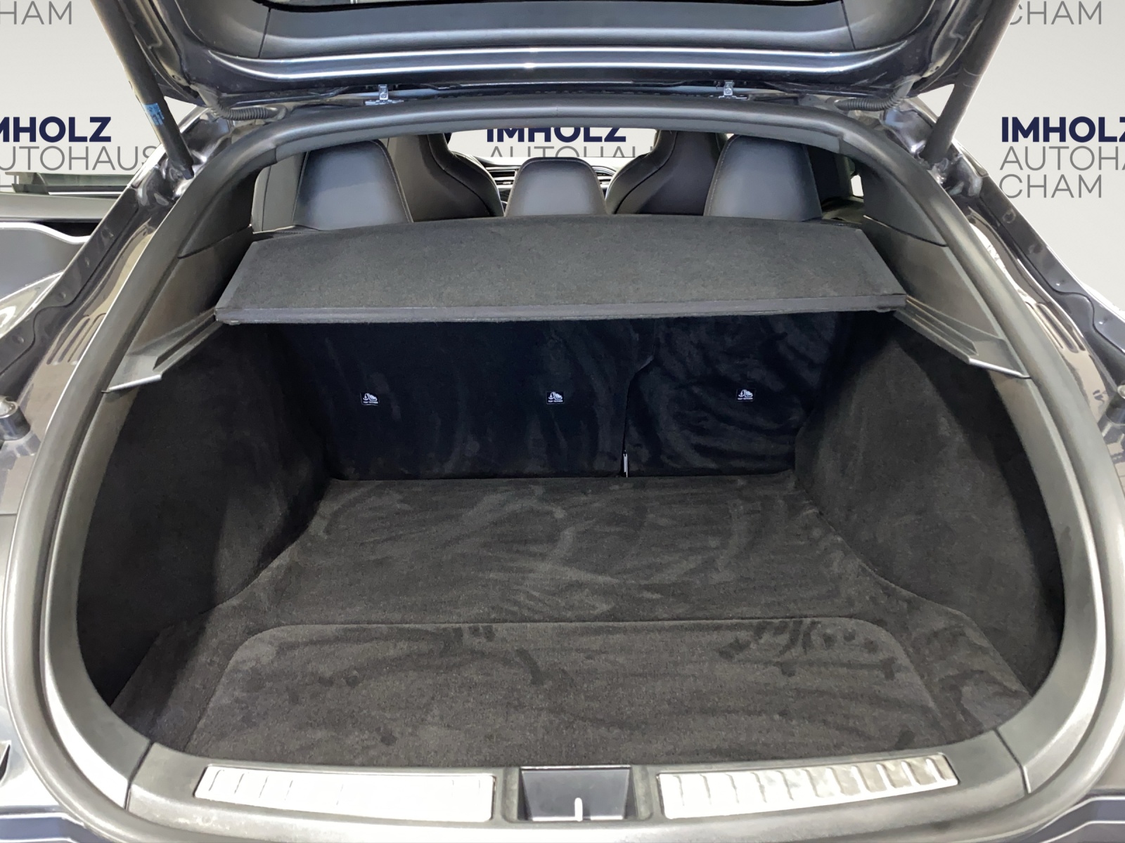 TESLA Model S 75 D-image-13