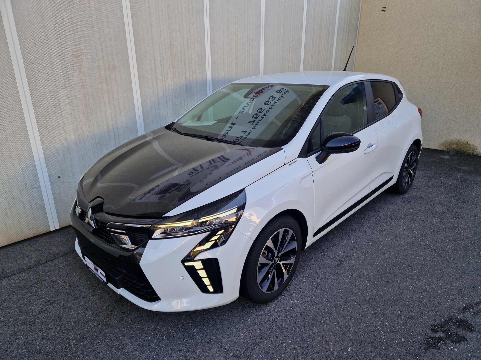 MITSUBISHI Colt 1.0 Invite+-showroom-element-1