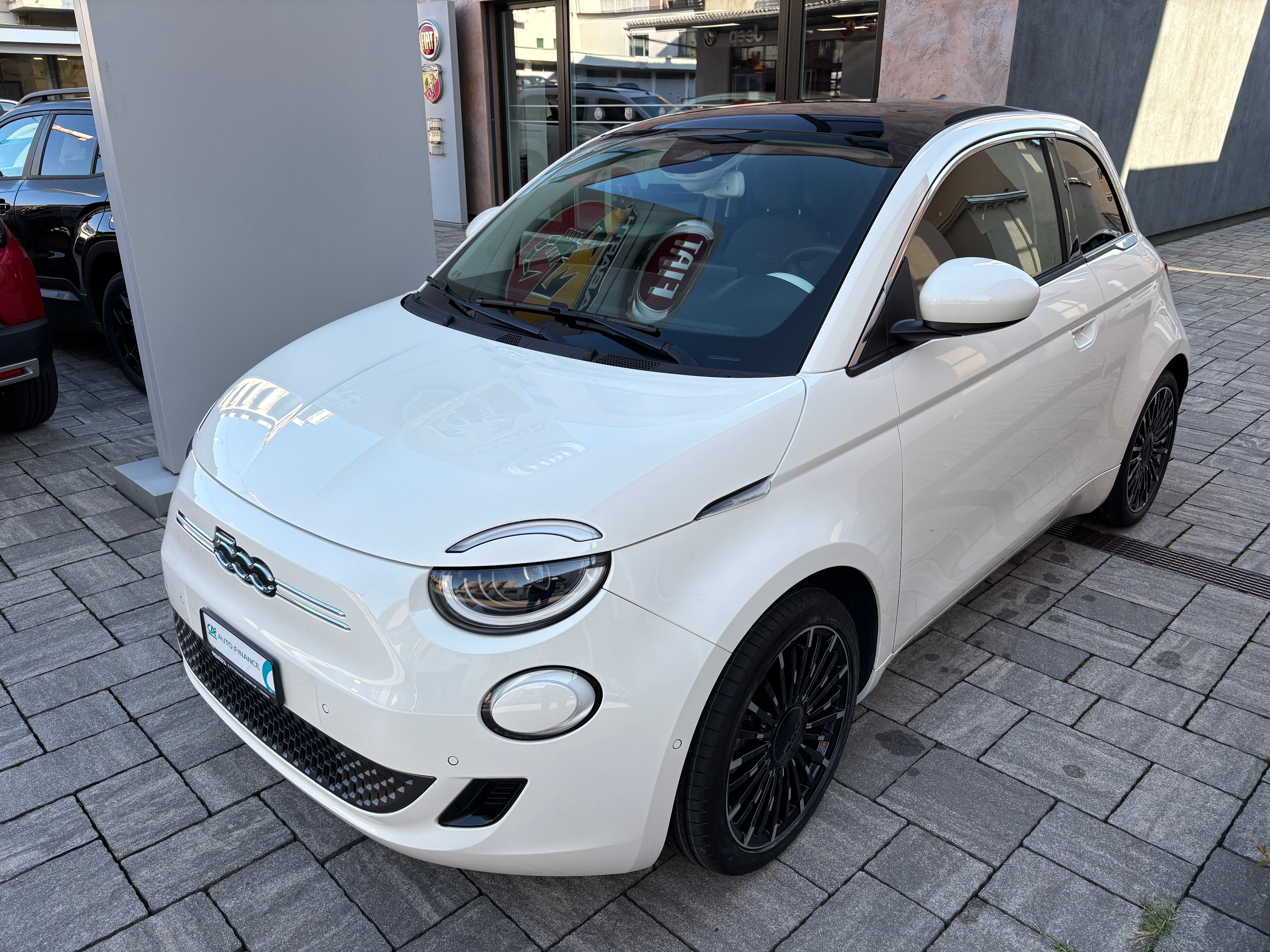 FIAT 500 electric 87 kW Icon (Kleinwagen) Fiat FIAT 500 electric 87 kW Icon (Kleinwagen)
