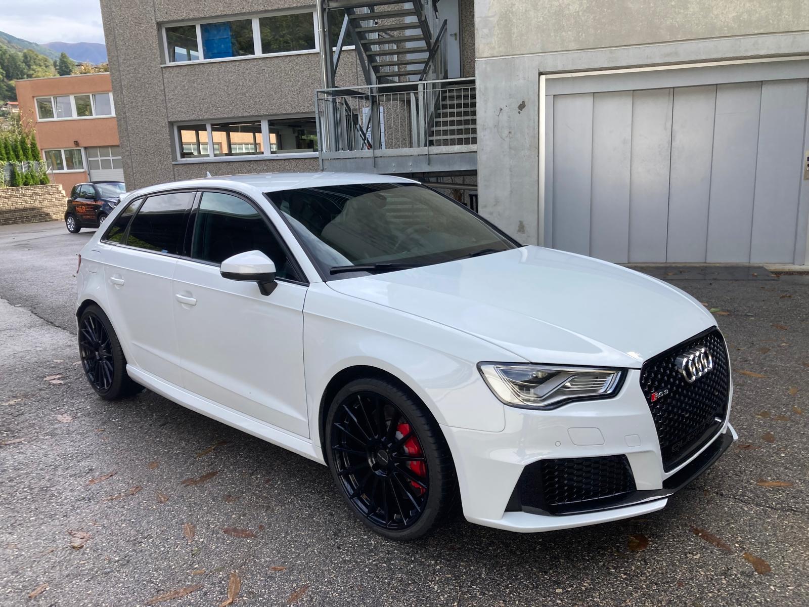 AUDI RS3 2.5 TSI quattro S-tronic (Limousine) Audi AUDI RS3 2.5 TSI quattro S-tronic (Limousine)